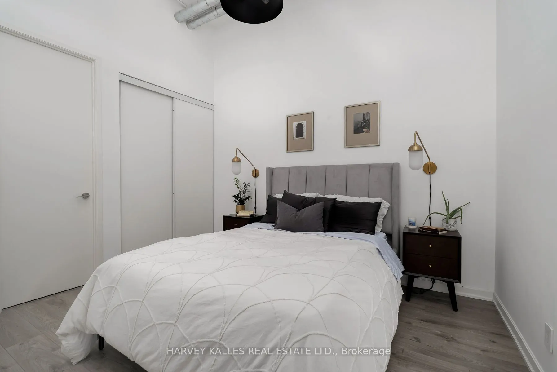 380 Macpherson Avenue, #317