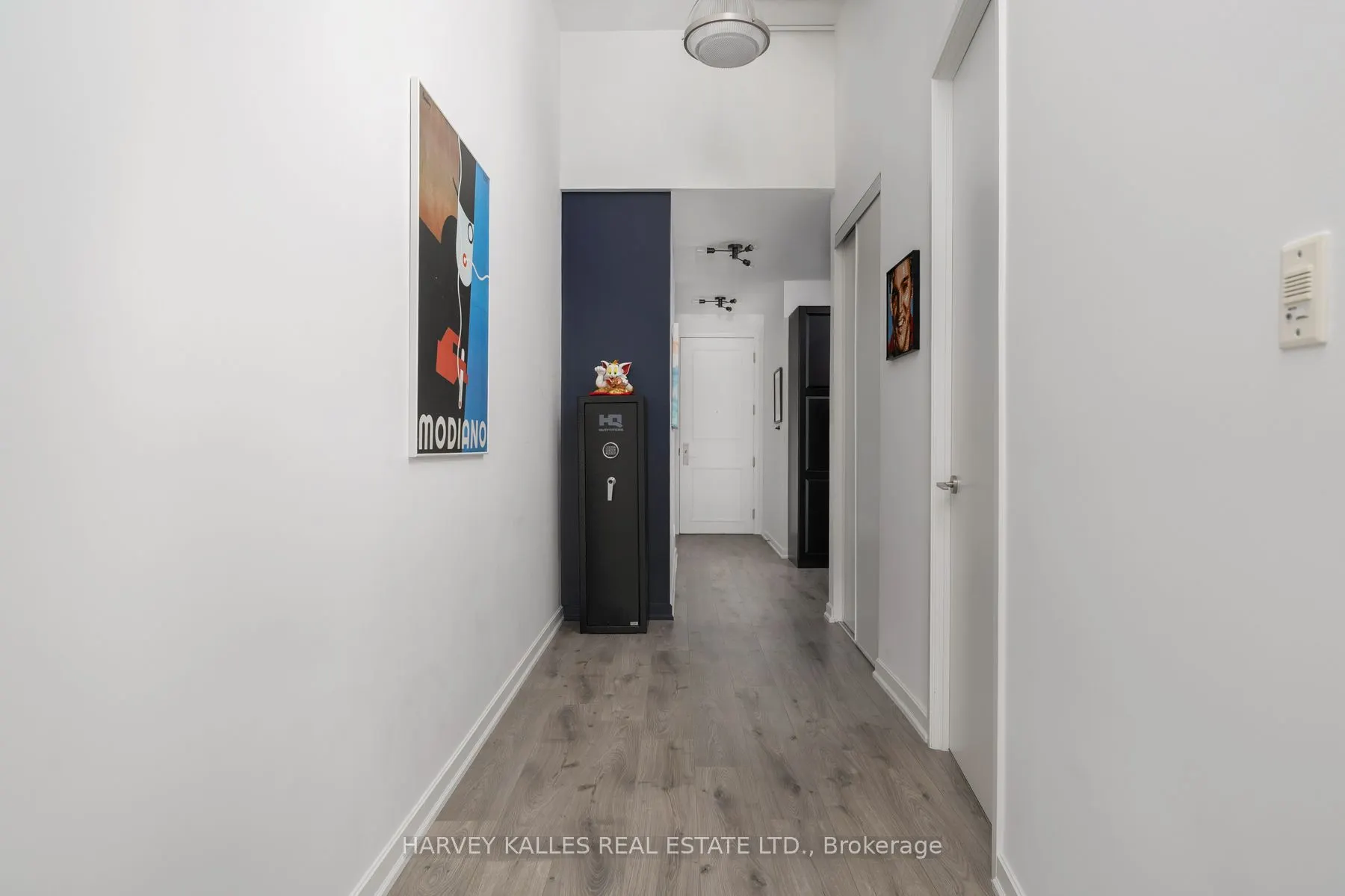 380 Macpherson Avenue, #317
