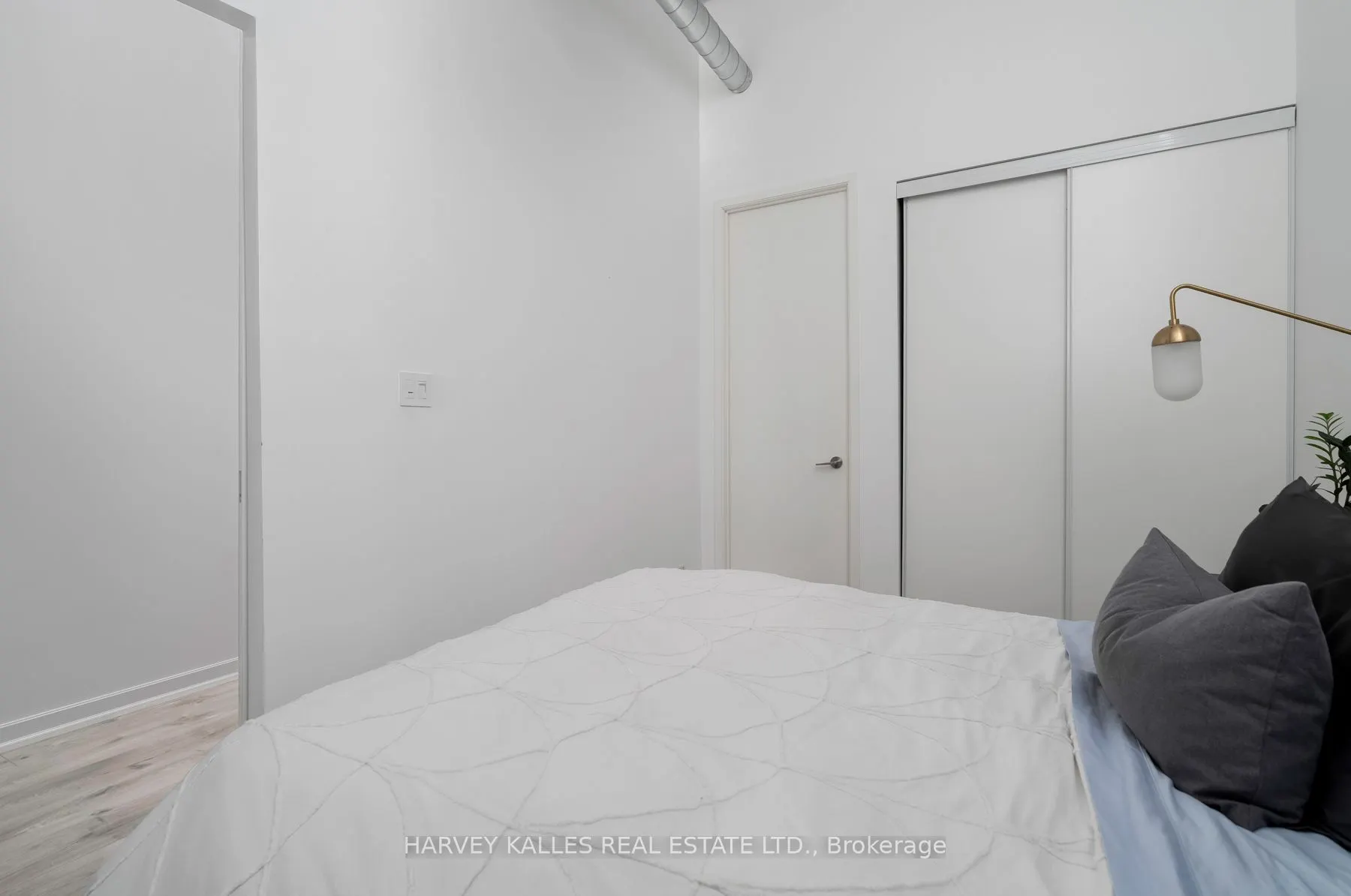 380 Macpherson Avenue, #317