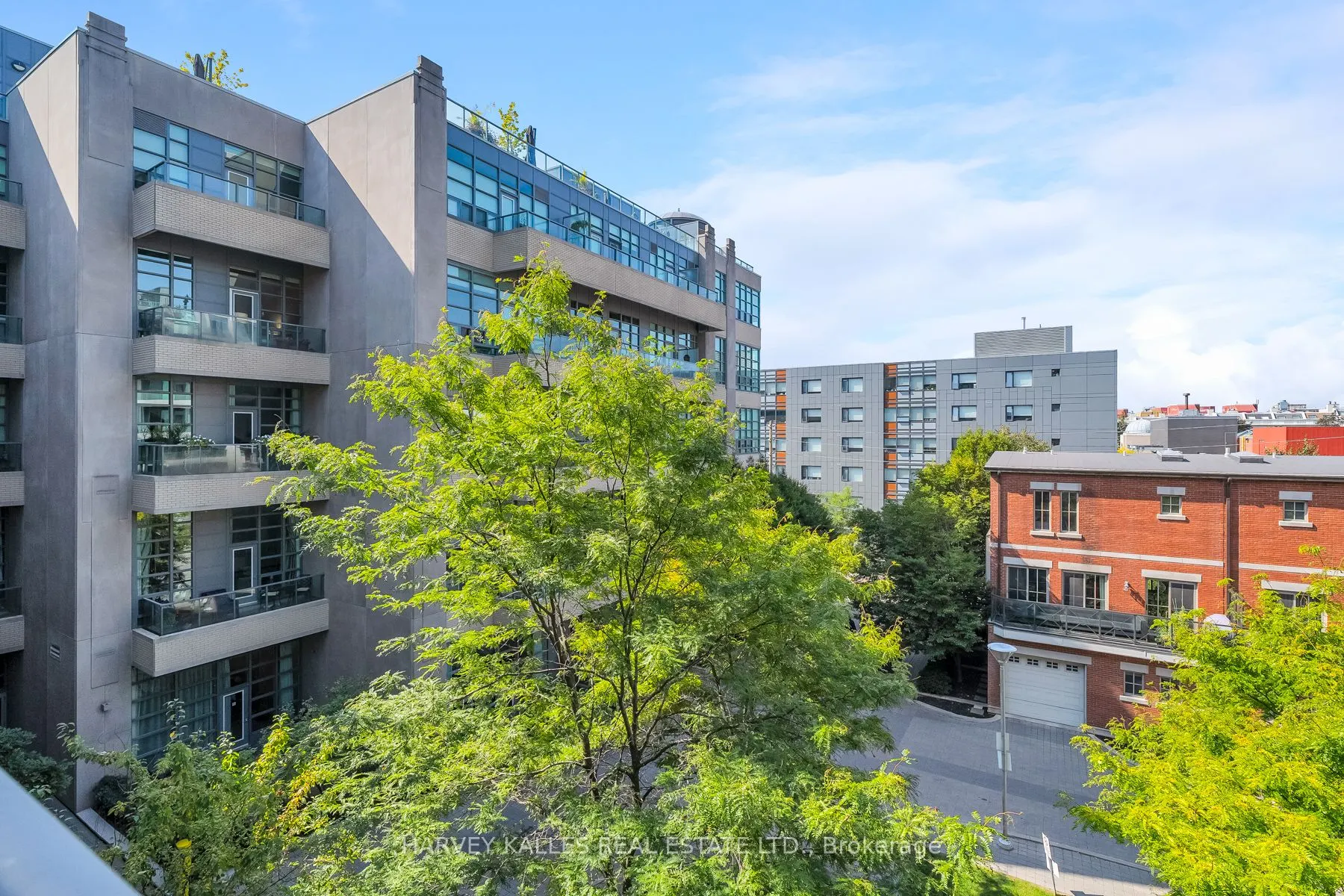 380 Macpherson Avenue, #317
