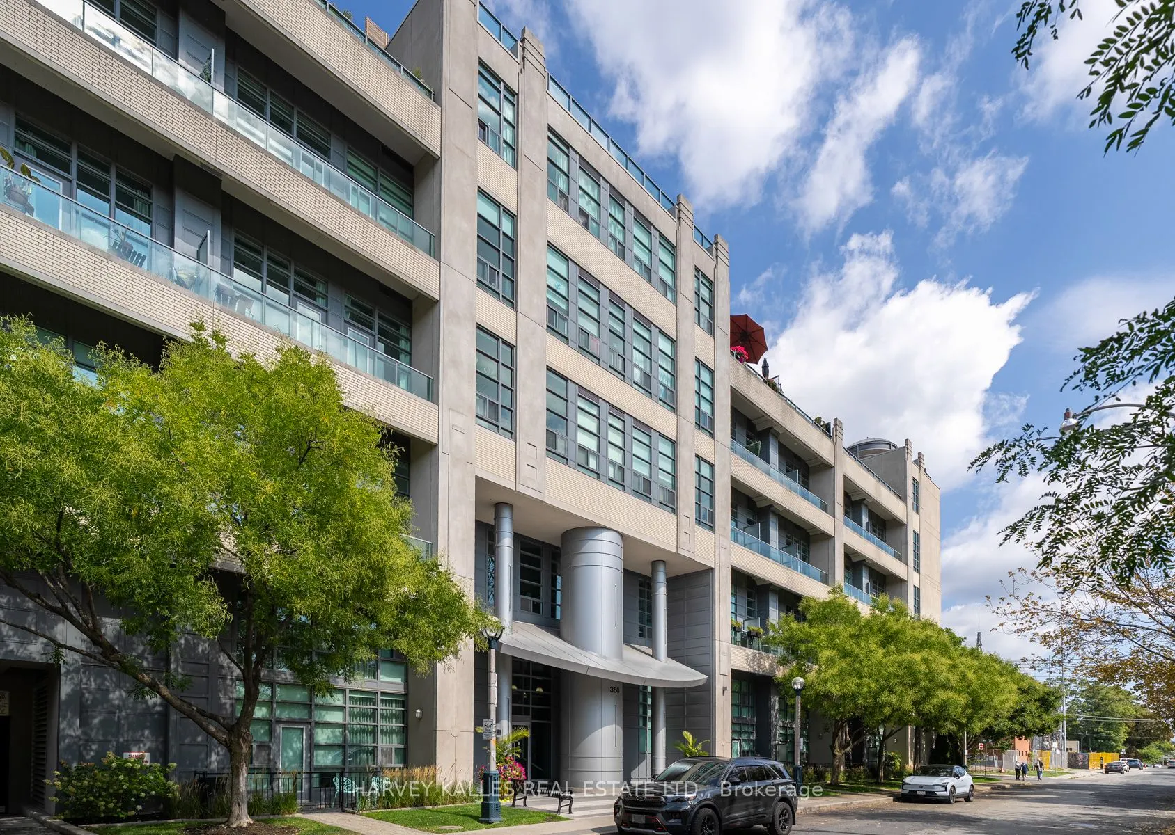 380 Macpherson Avenue, #317