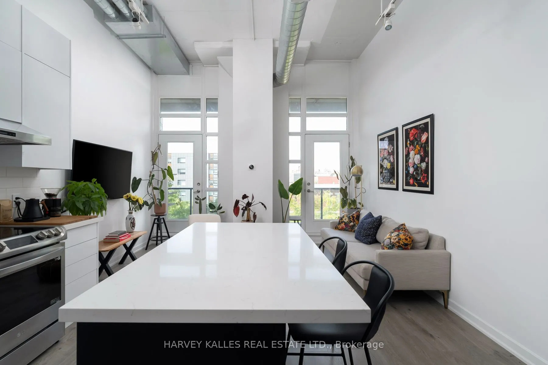 380 Macpherson Avenue, #317