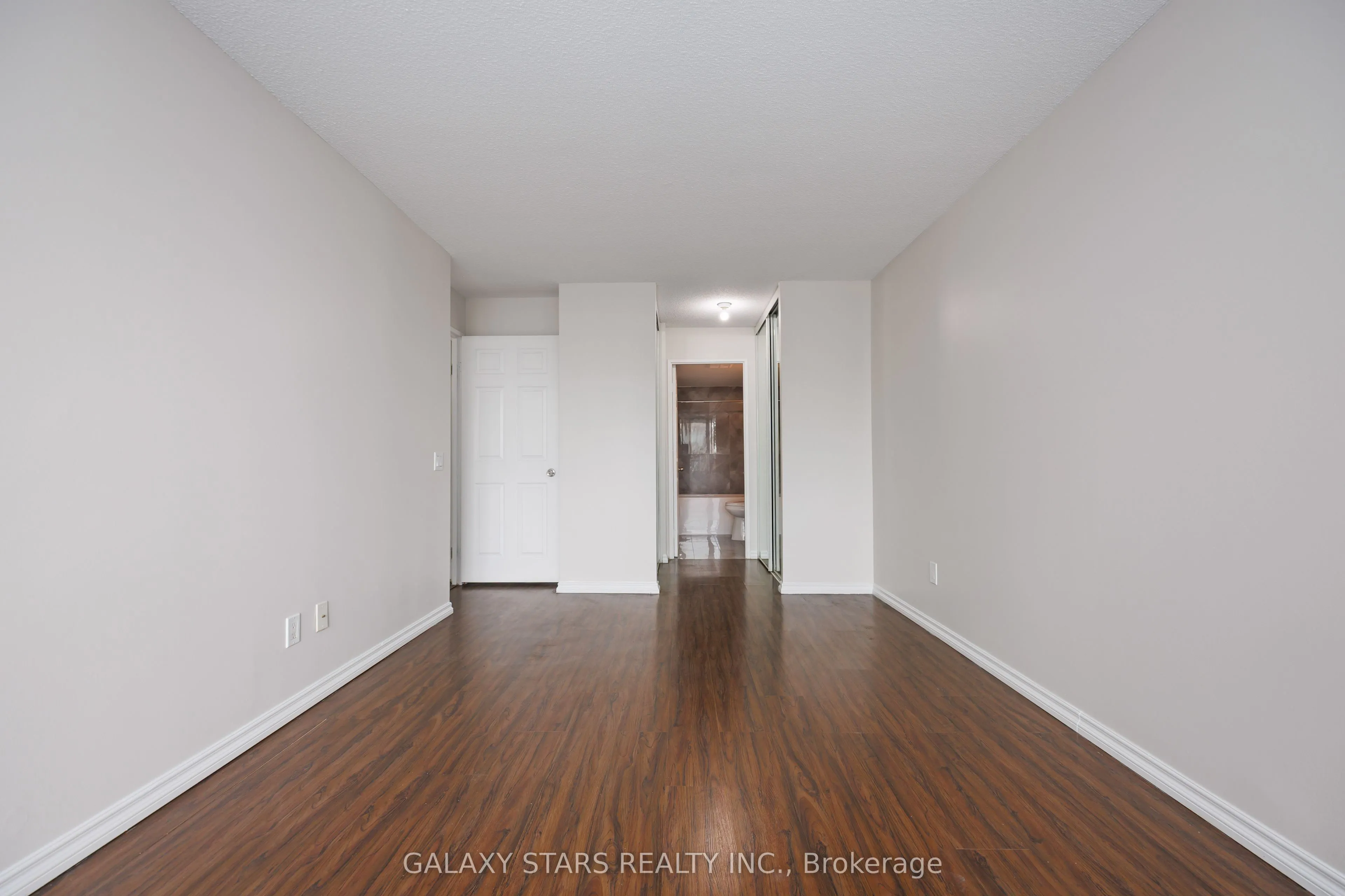 7 Bishop Avenue, #2201