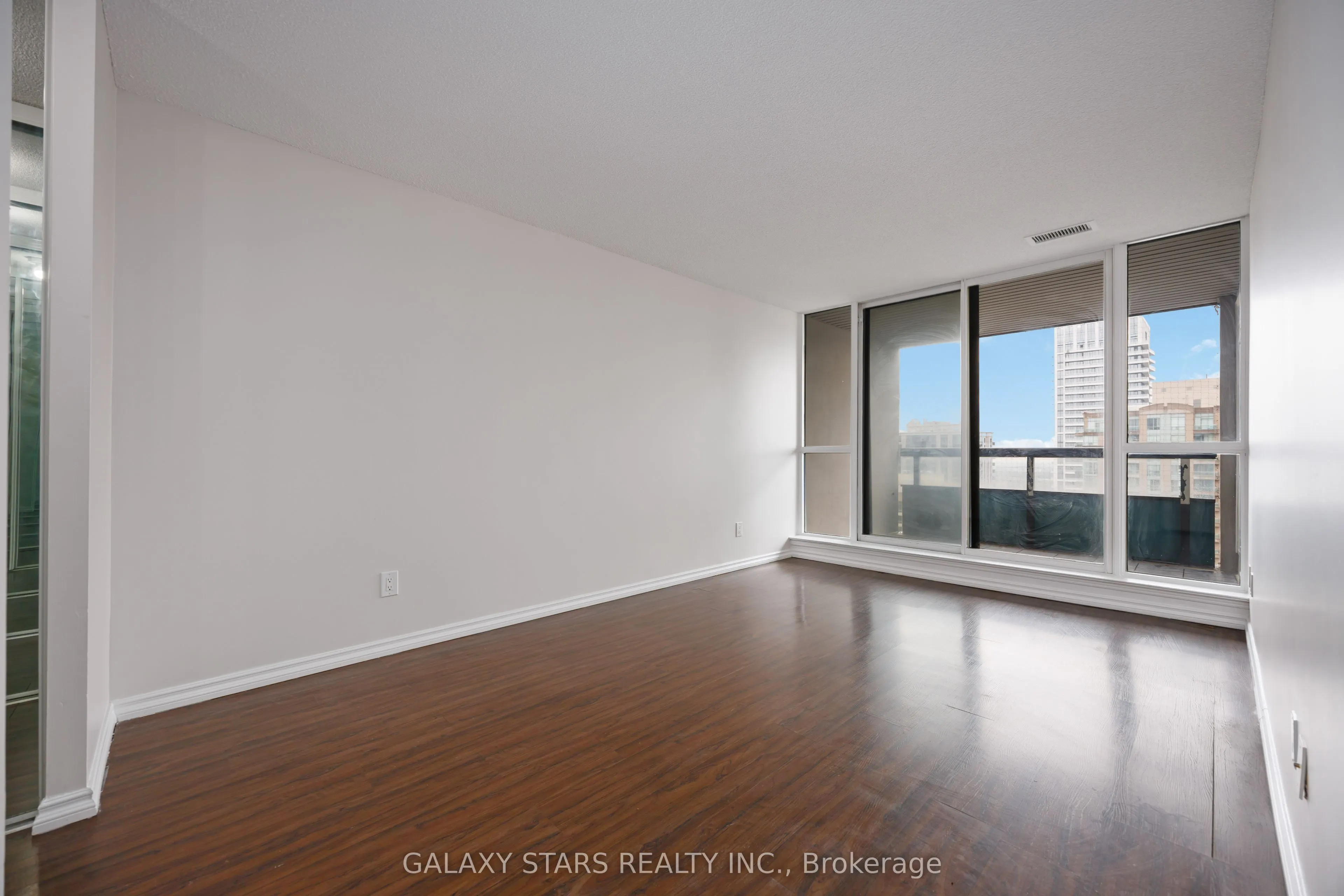 7 Bishop Avenue, #2201
