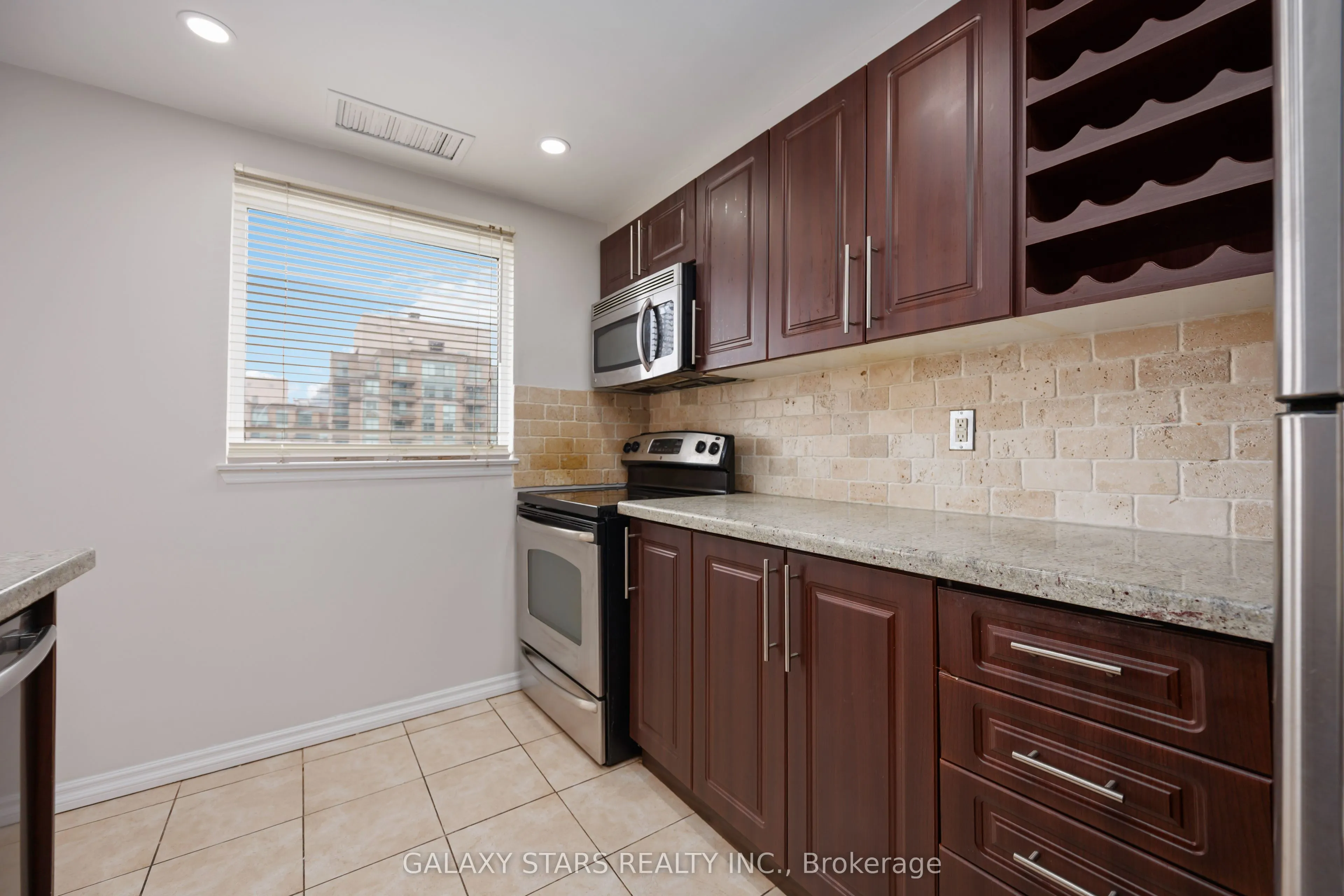 7 Bishop Avenue, #2201