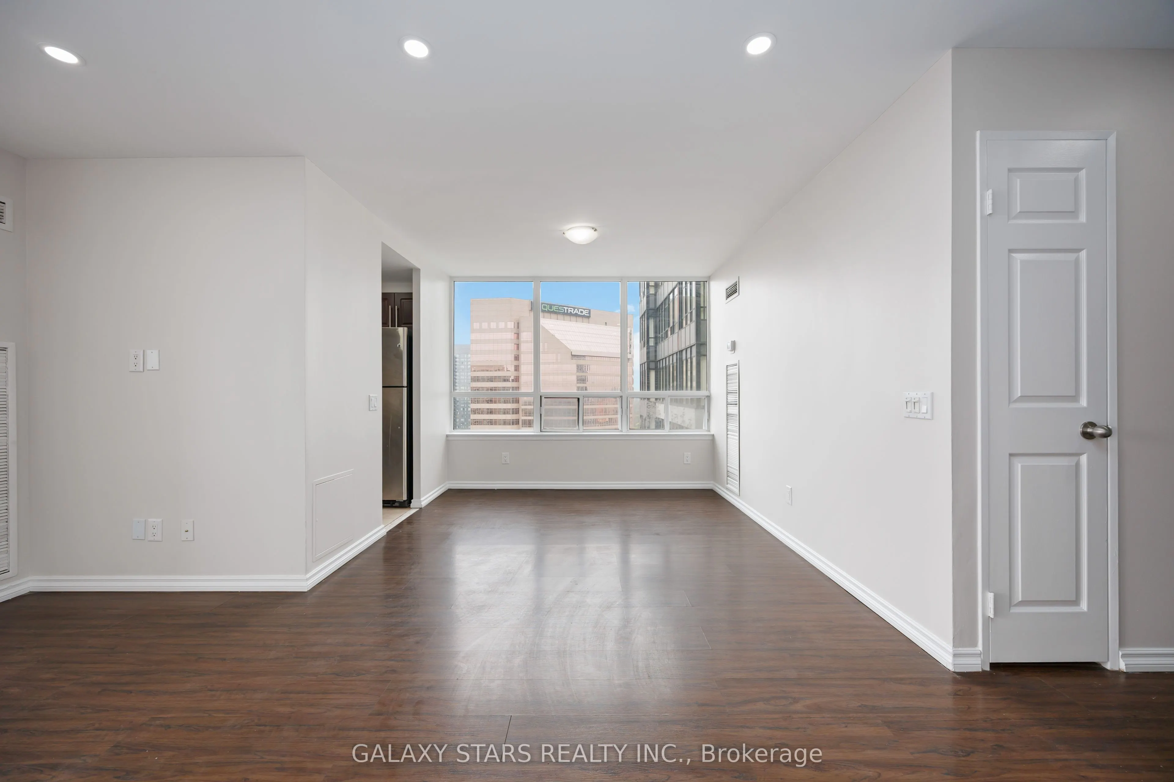 7 Bishop Avenue, #2201