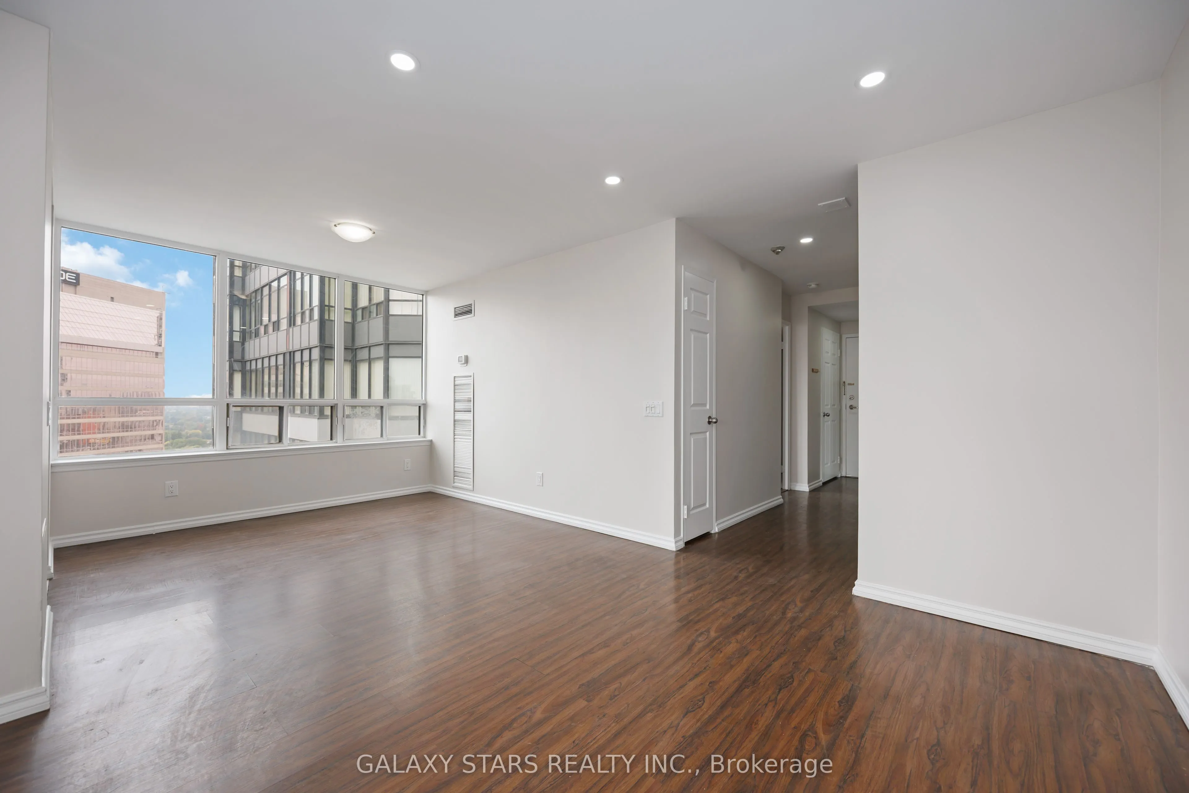 7 Bishop Avenue, #2201