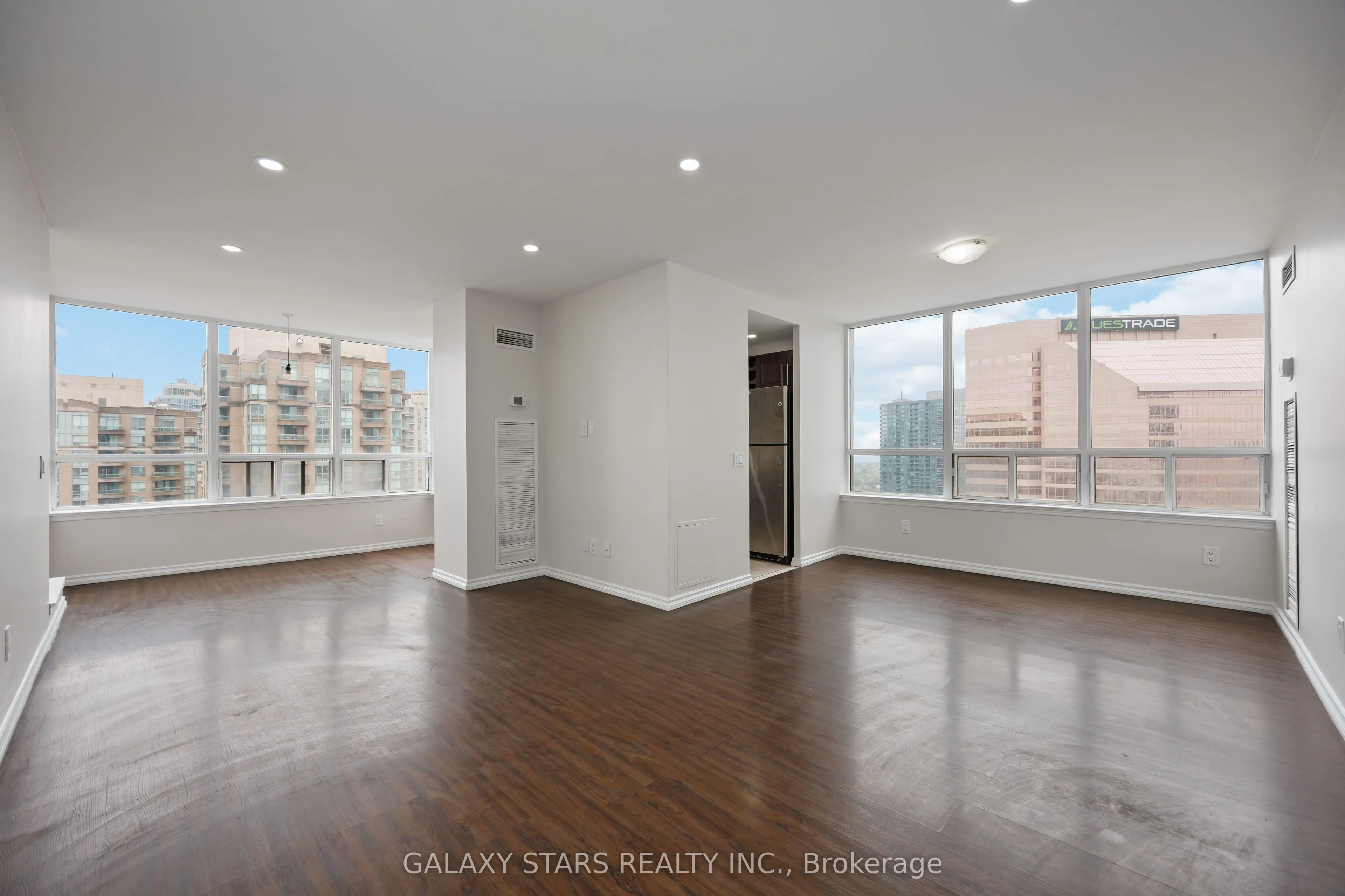 7 Bishop Avenue, #2201