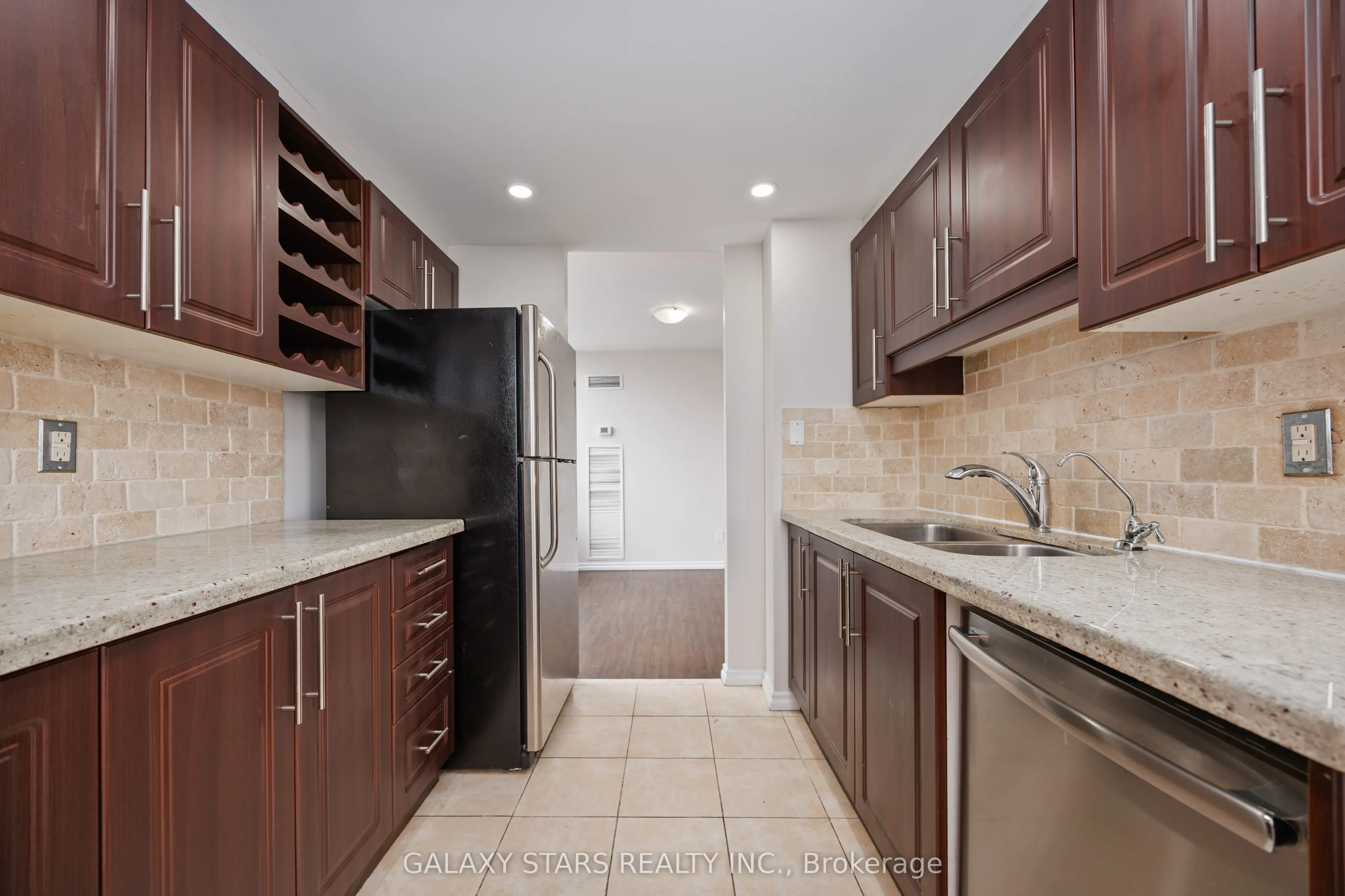 7 Bishop Avenue, #2201