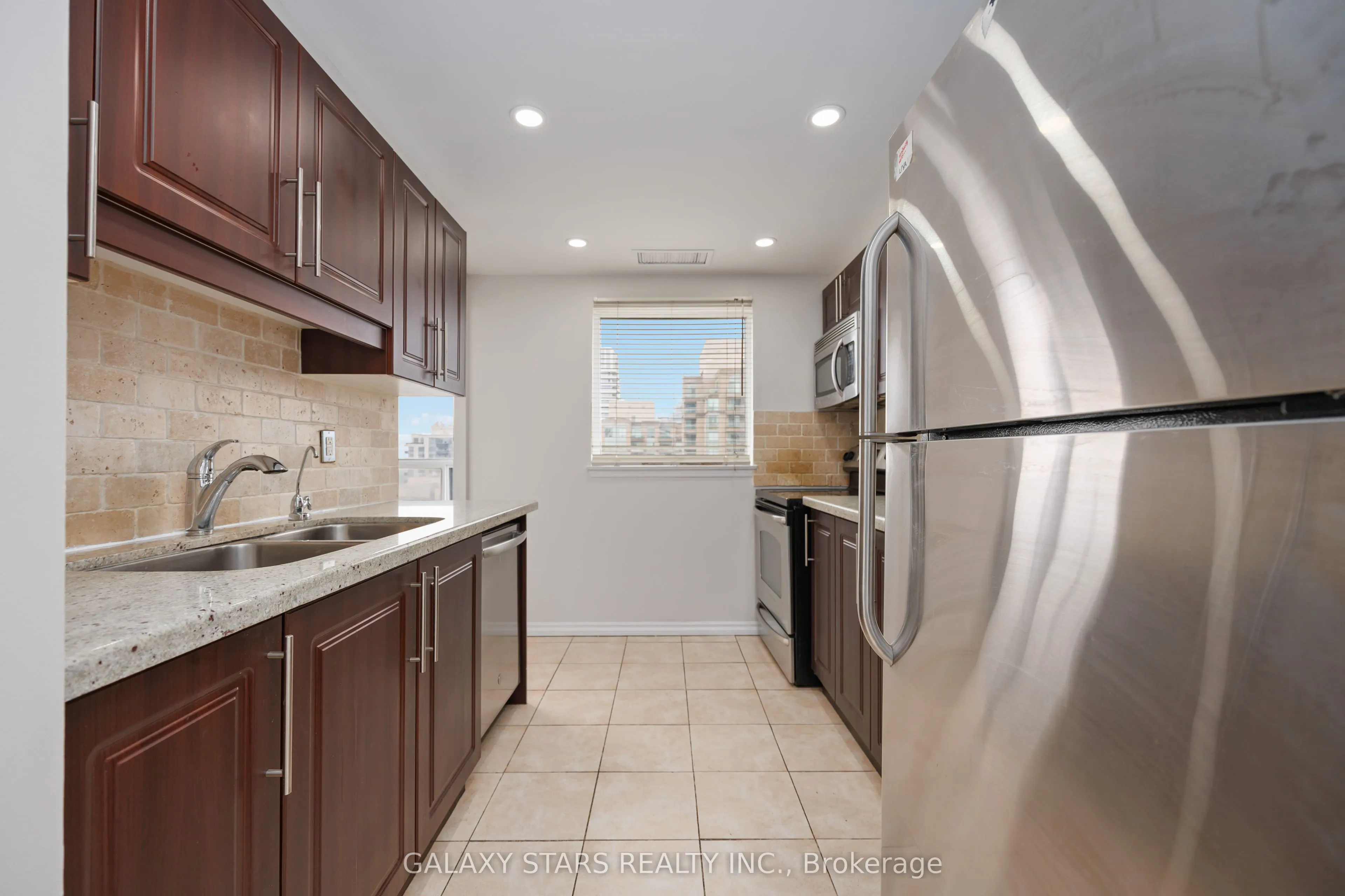 7 Bishop Avenue, #2201
