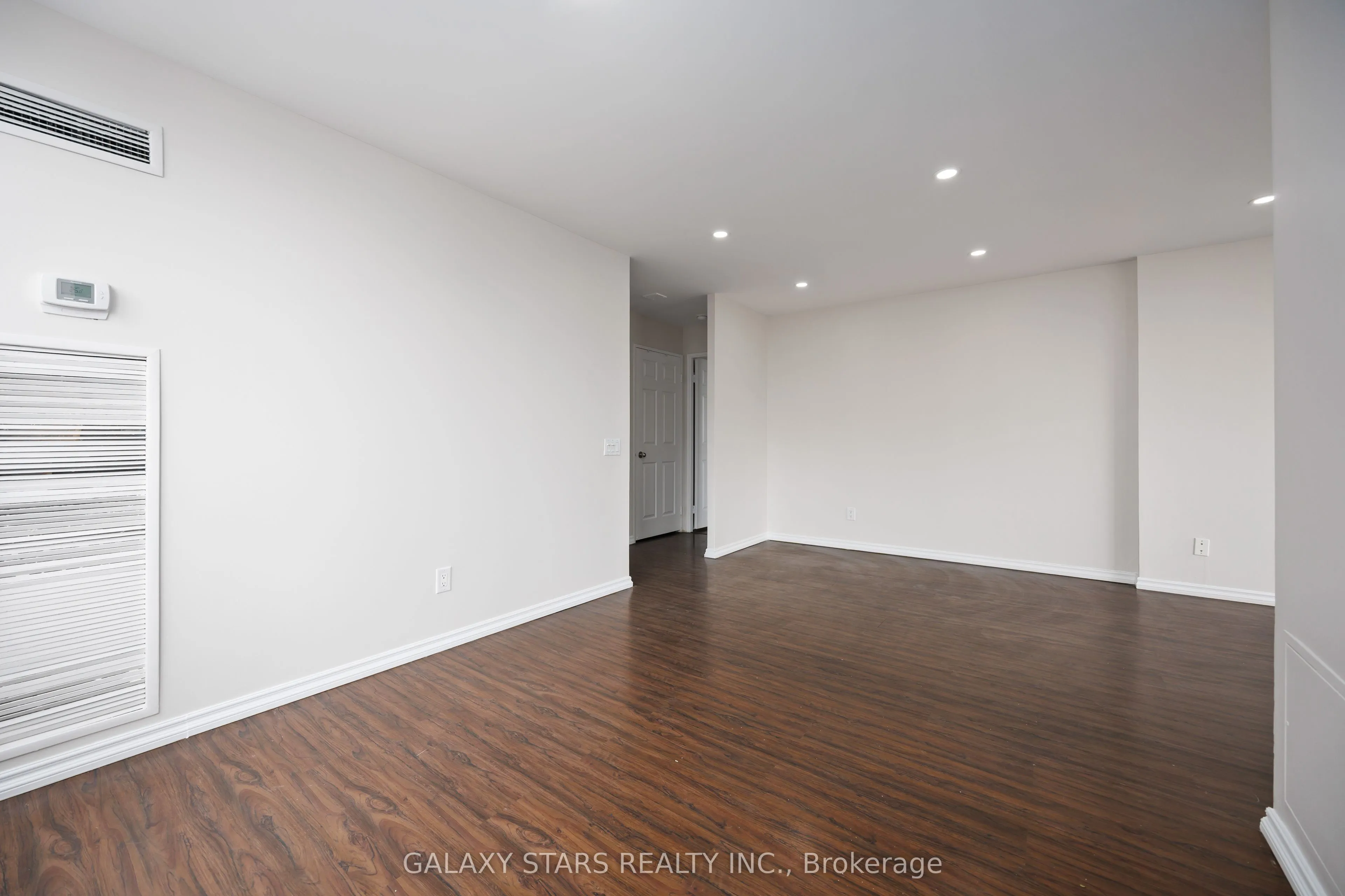 7 Bishop Avenue, #2201