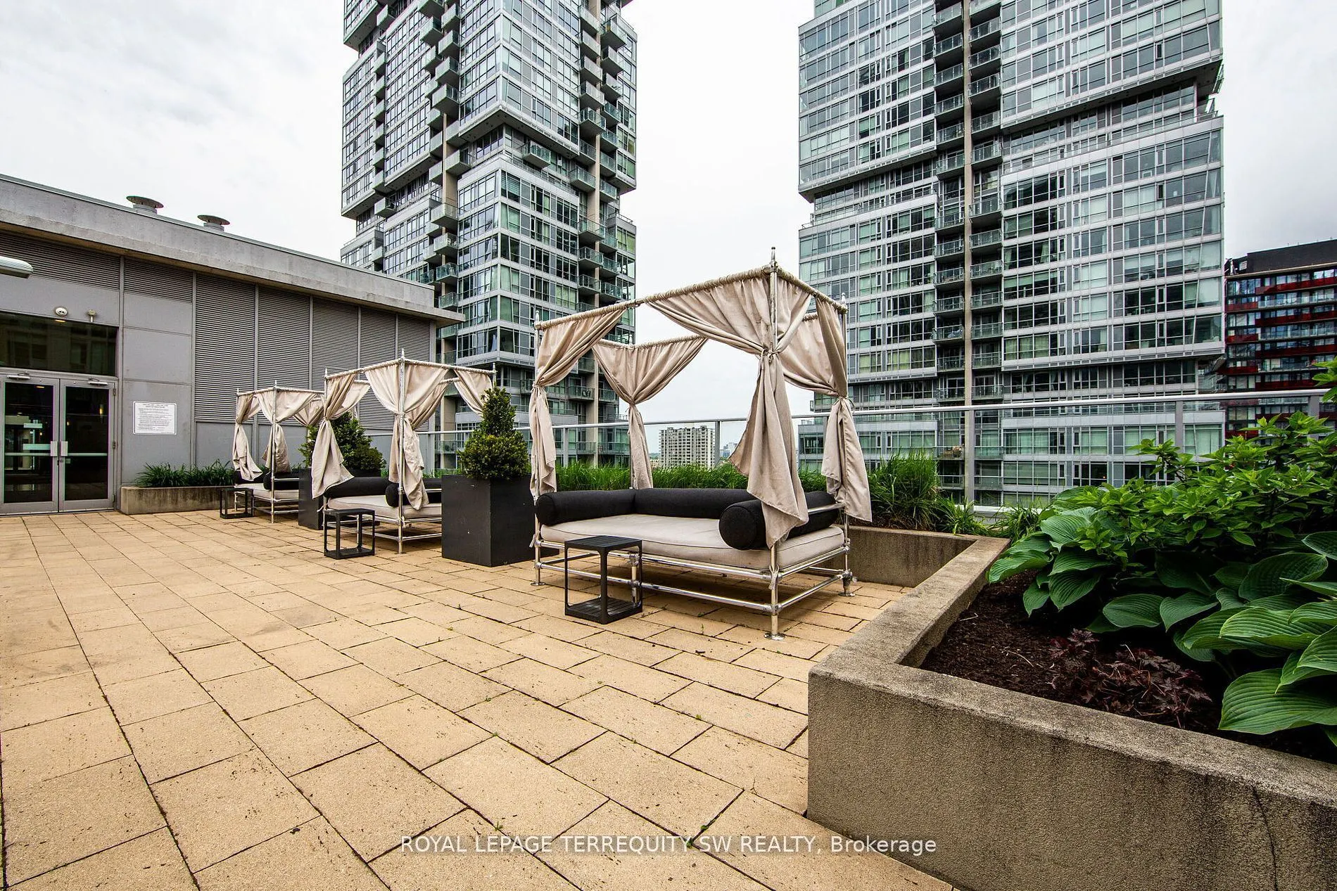 21 Nelson Street, #314