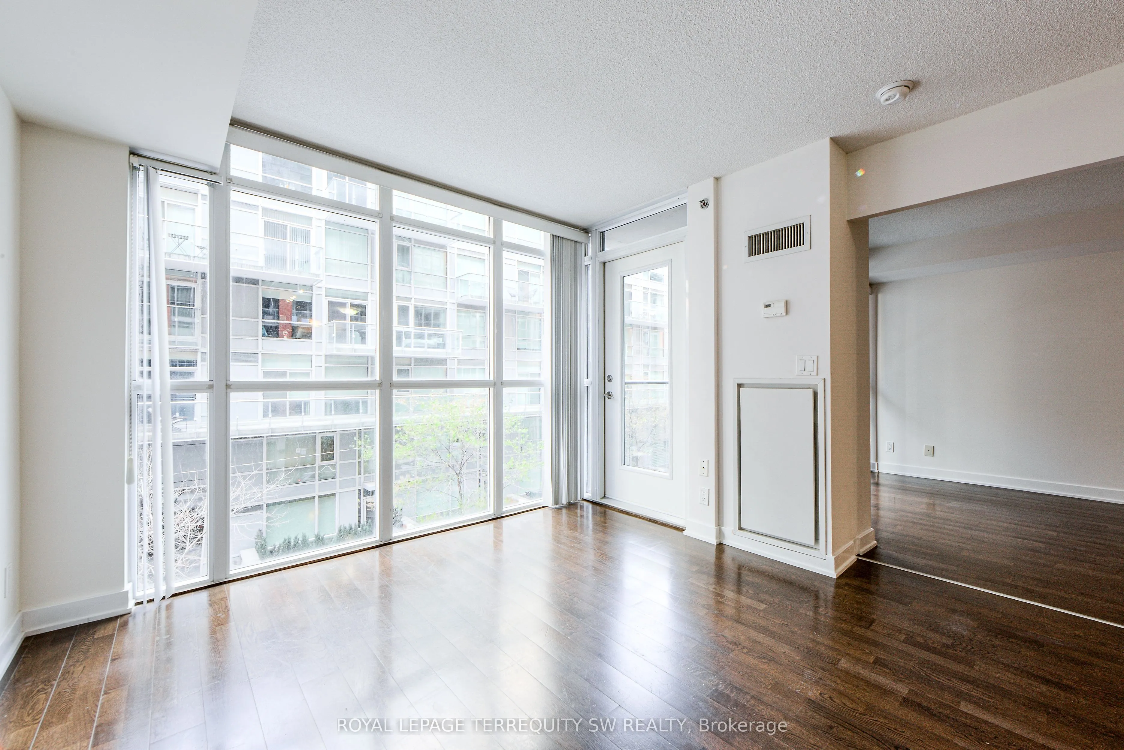 21 Nelson Street, #314