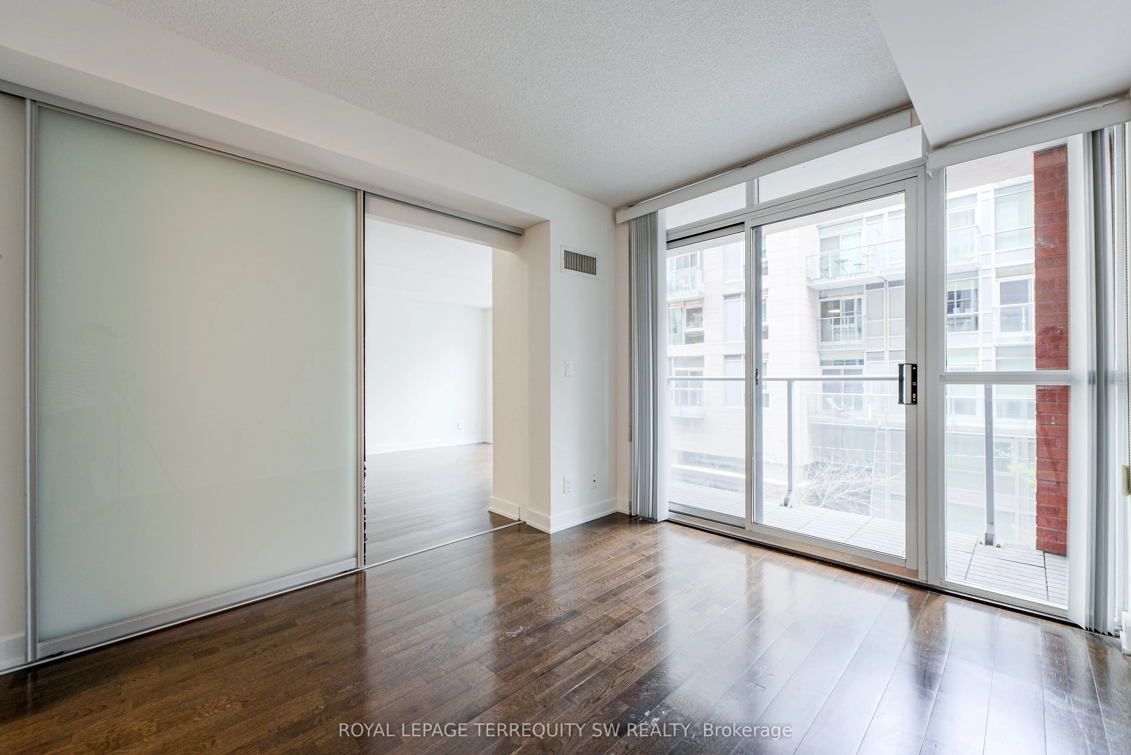 21 Nelson Street, #314