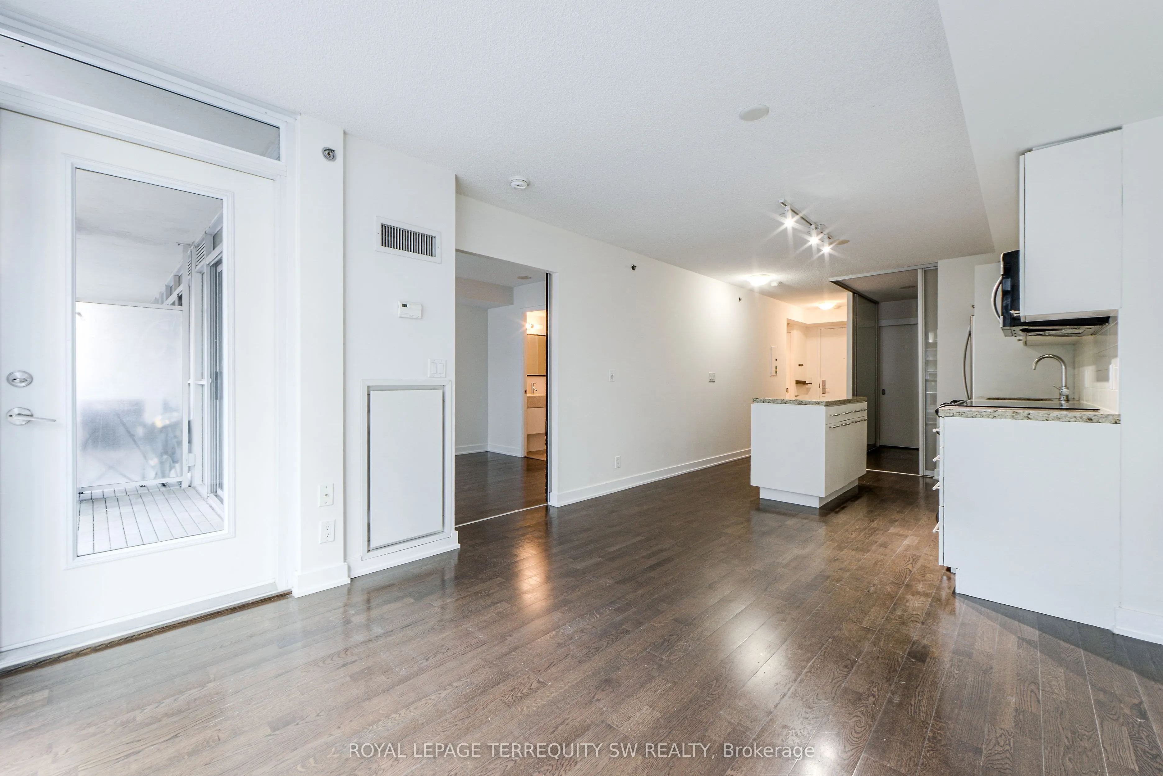 21 Nelson Street, #314