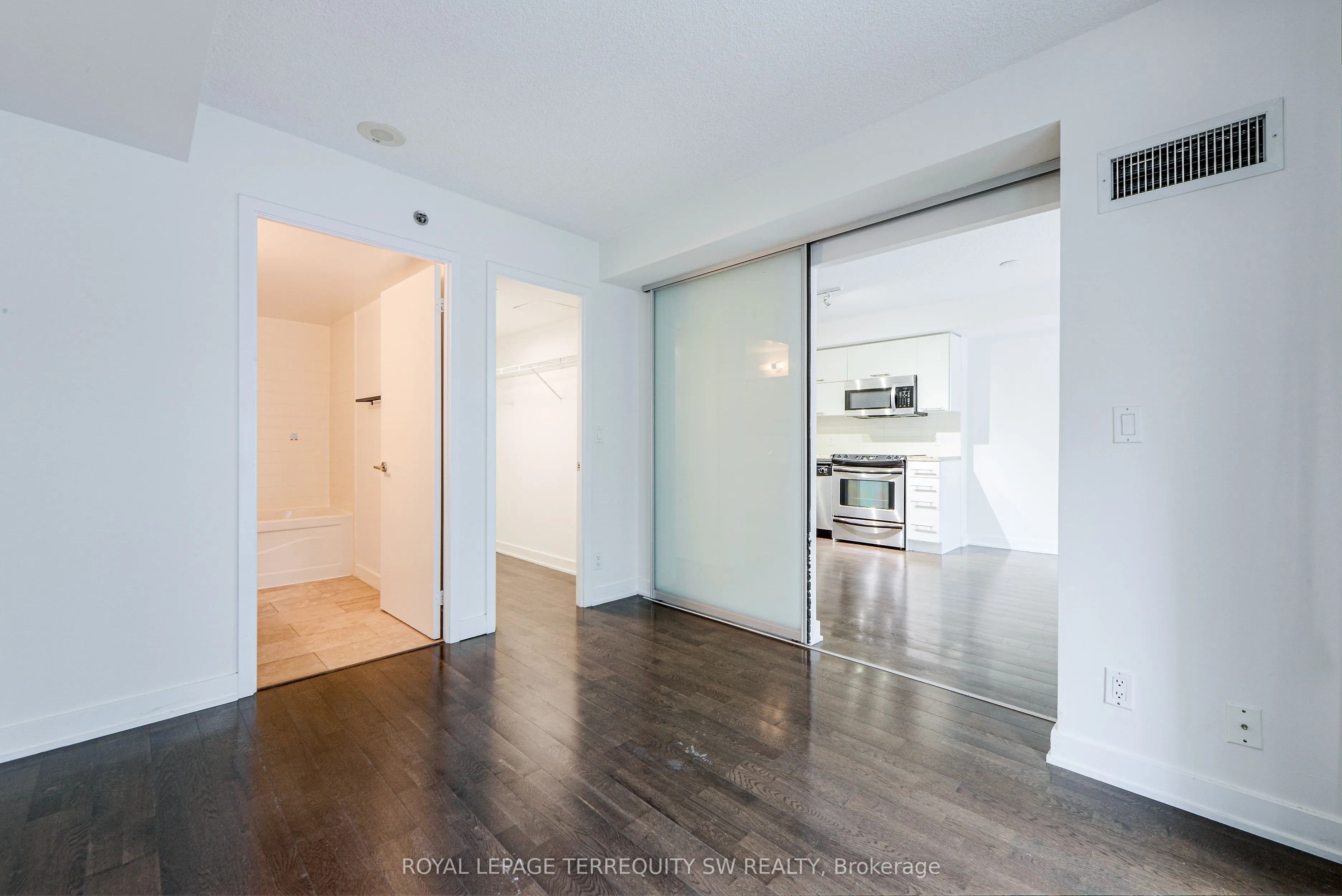 21 Nelson Street, #314