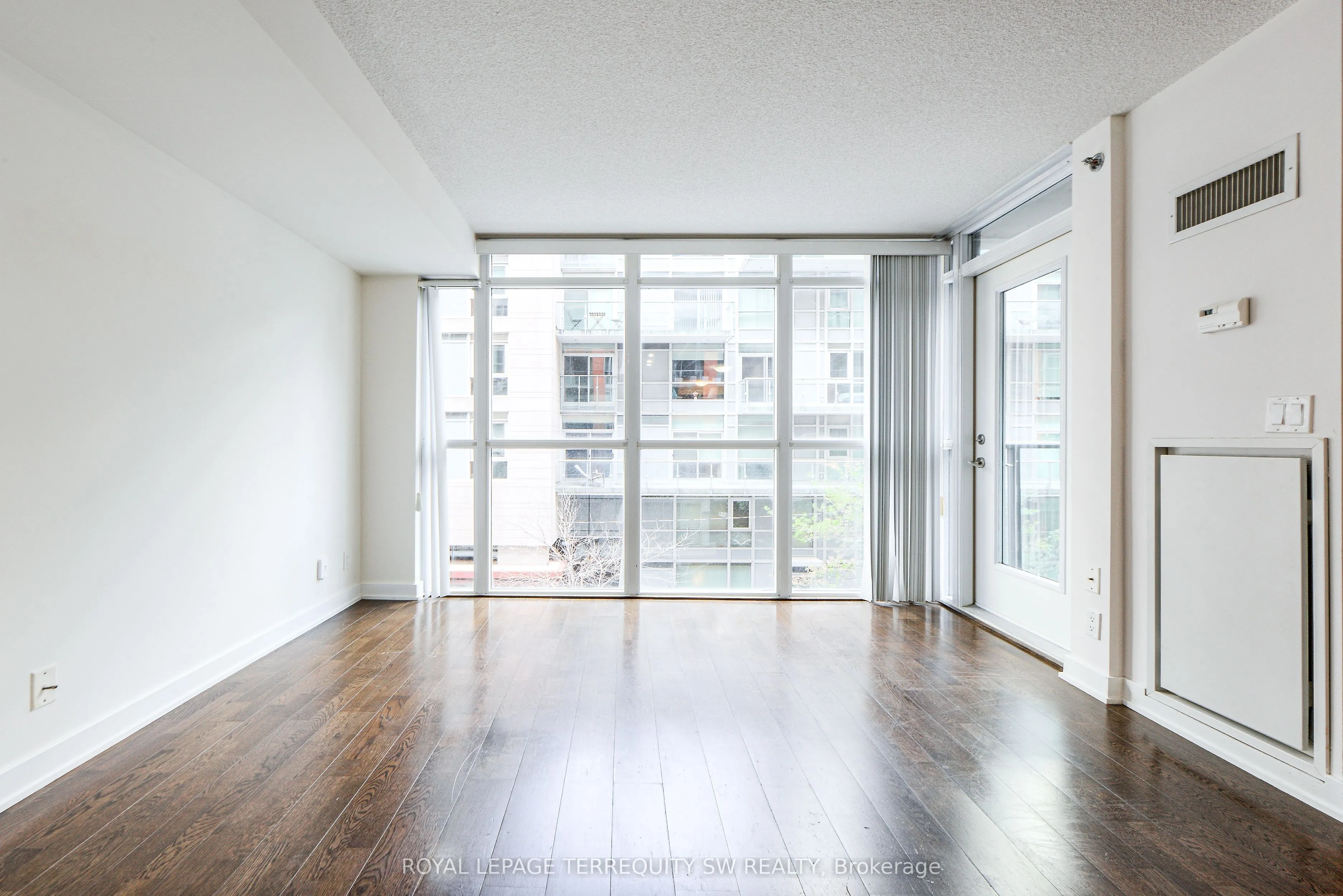 21 Nelson Street, #314
