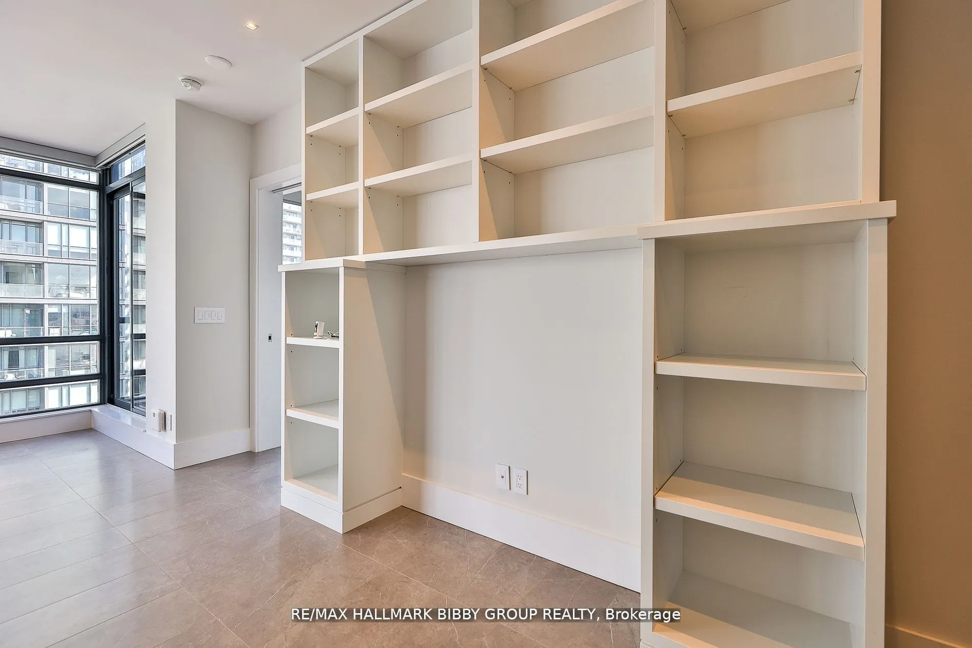438 King Street W, #2101