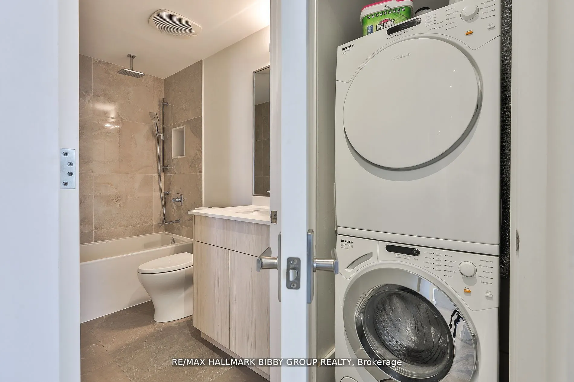 438 King Street W, #2101