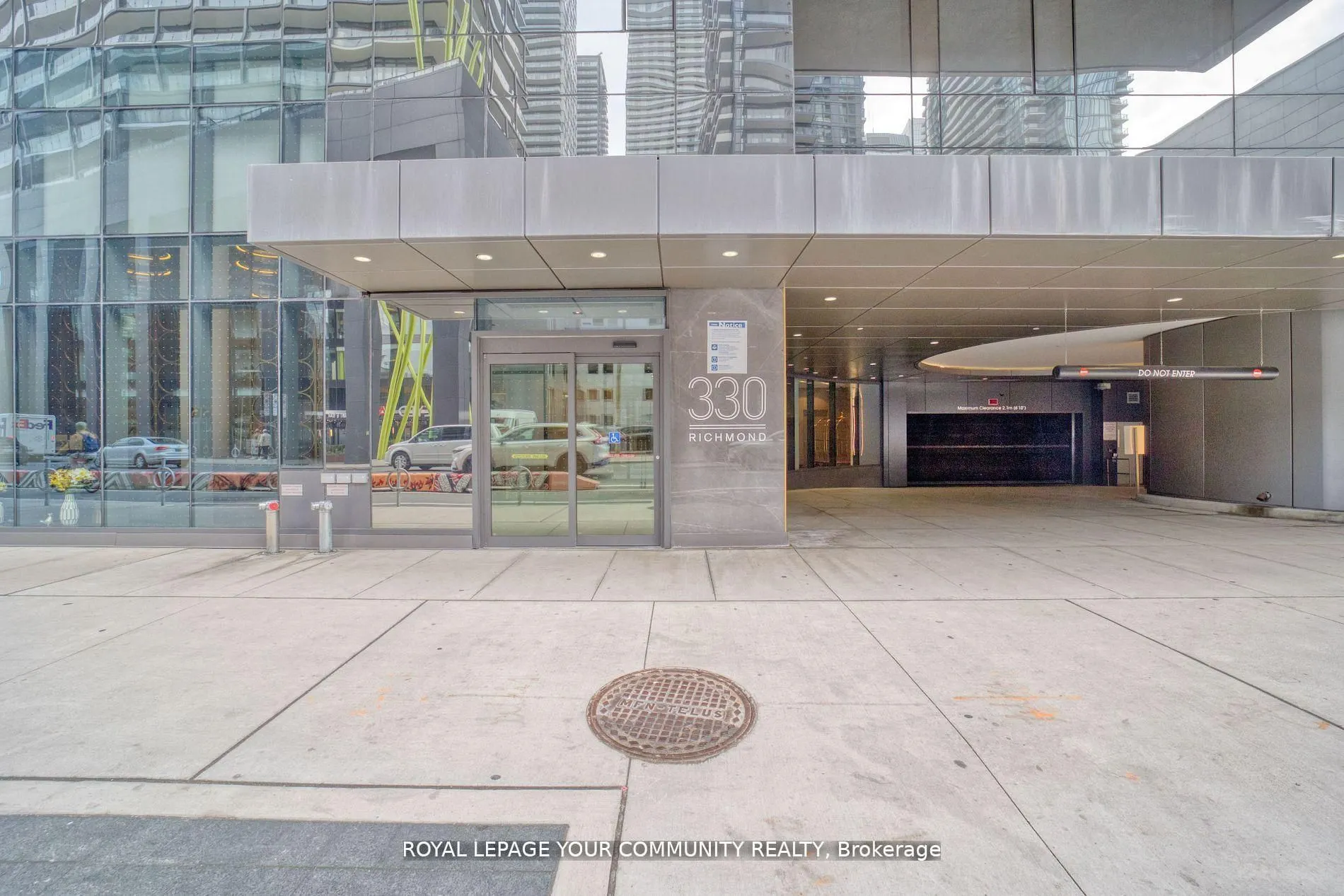 330 Richmond Street W, #1711