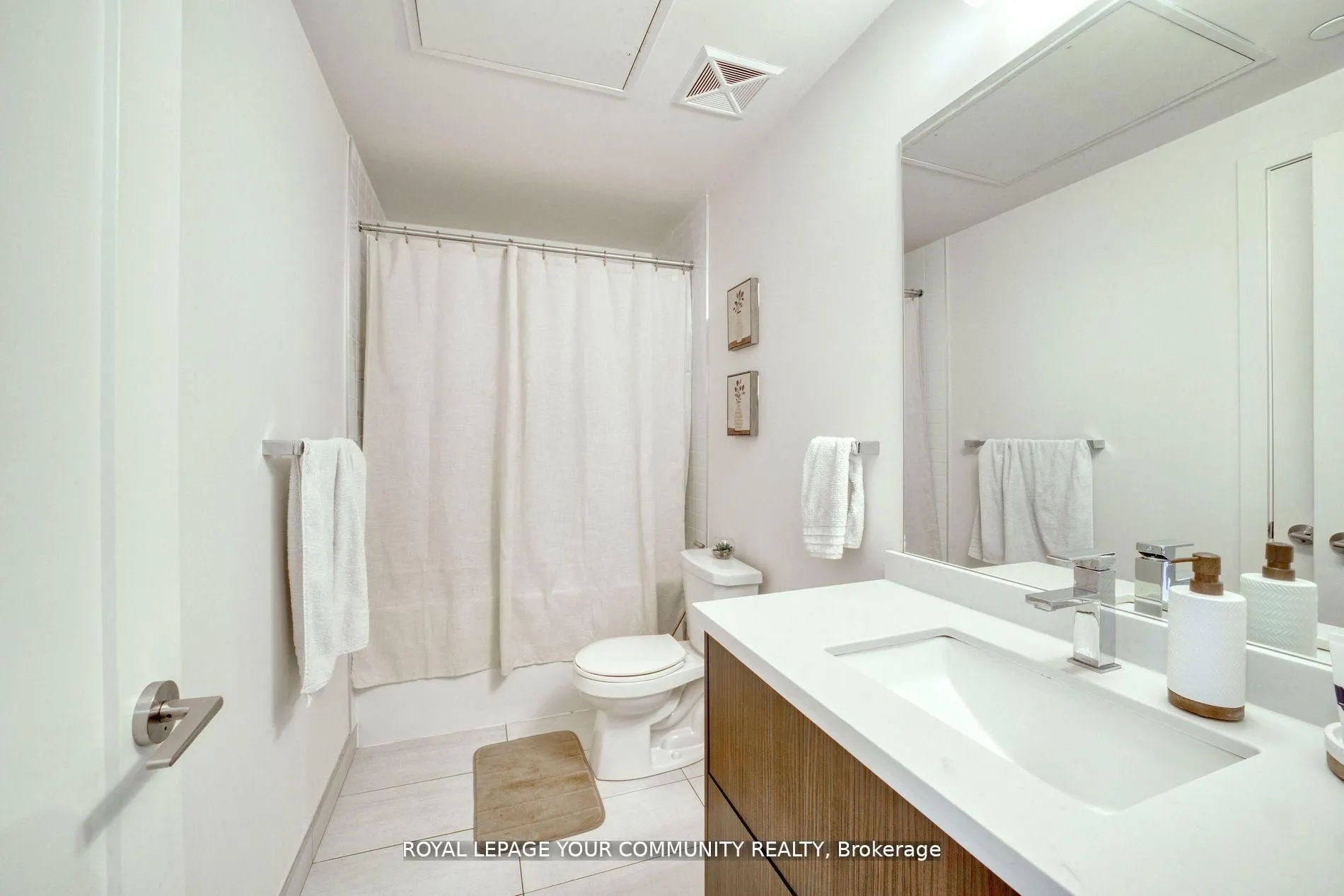 330 Richmond Street W, #1711