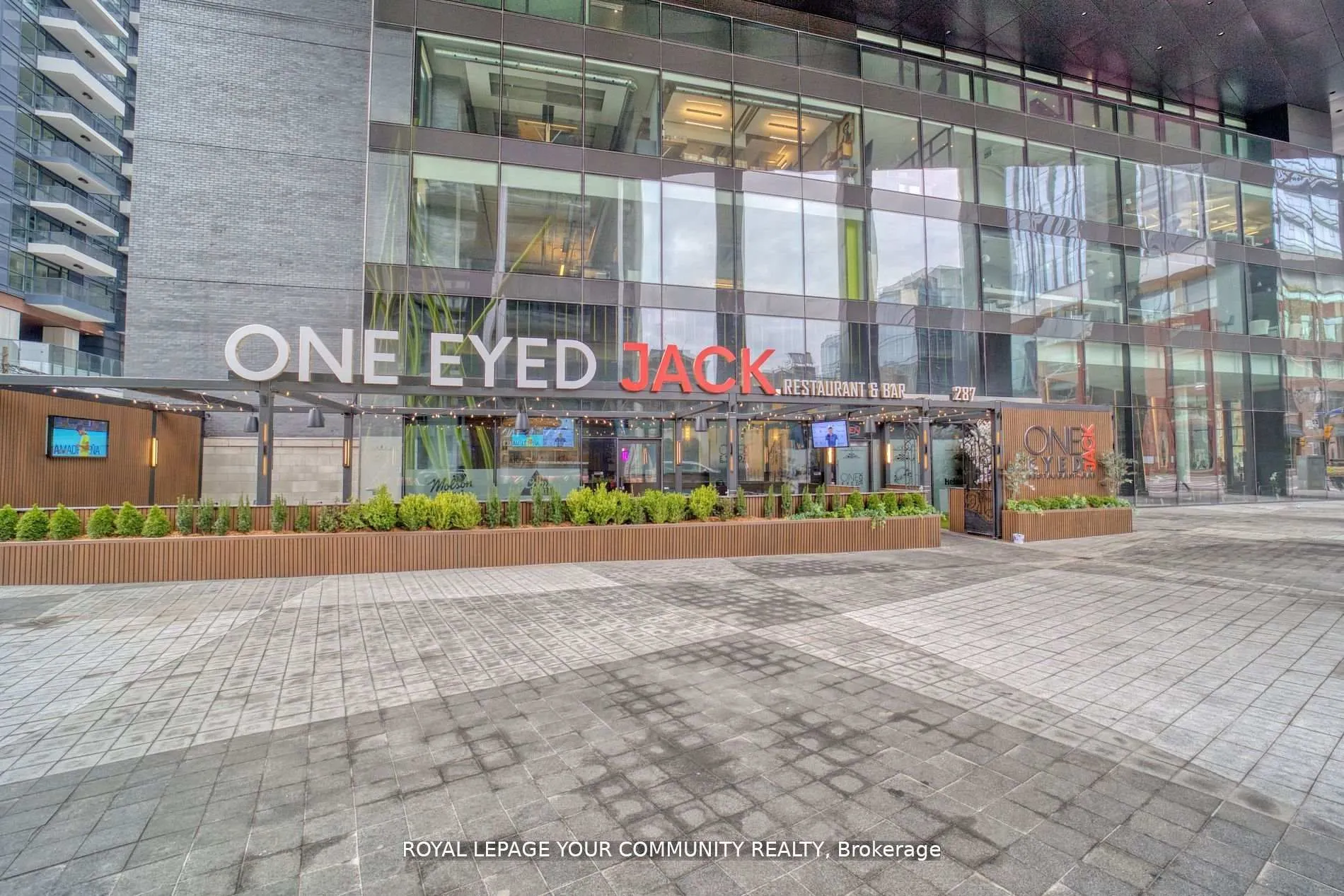 330 Richmond Street W, #1711