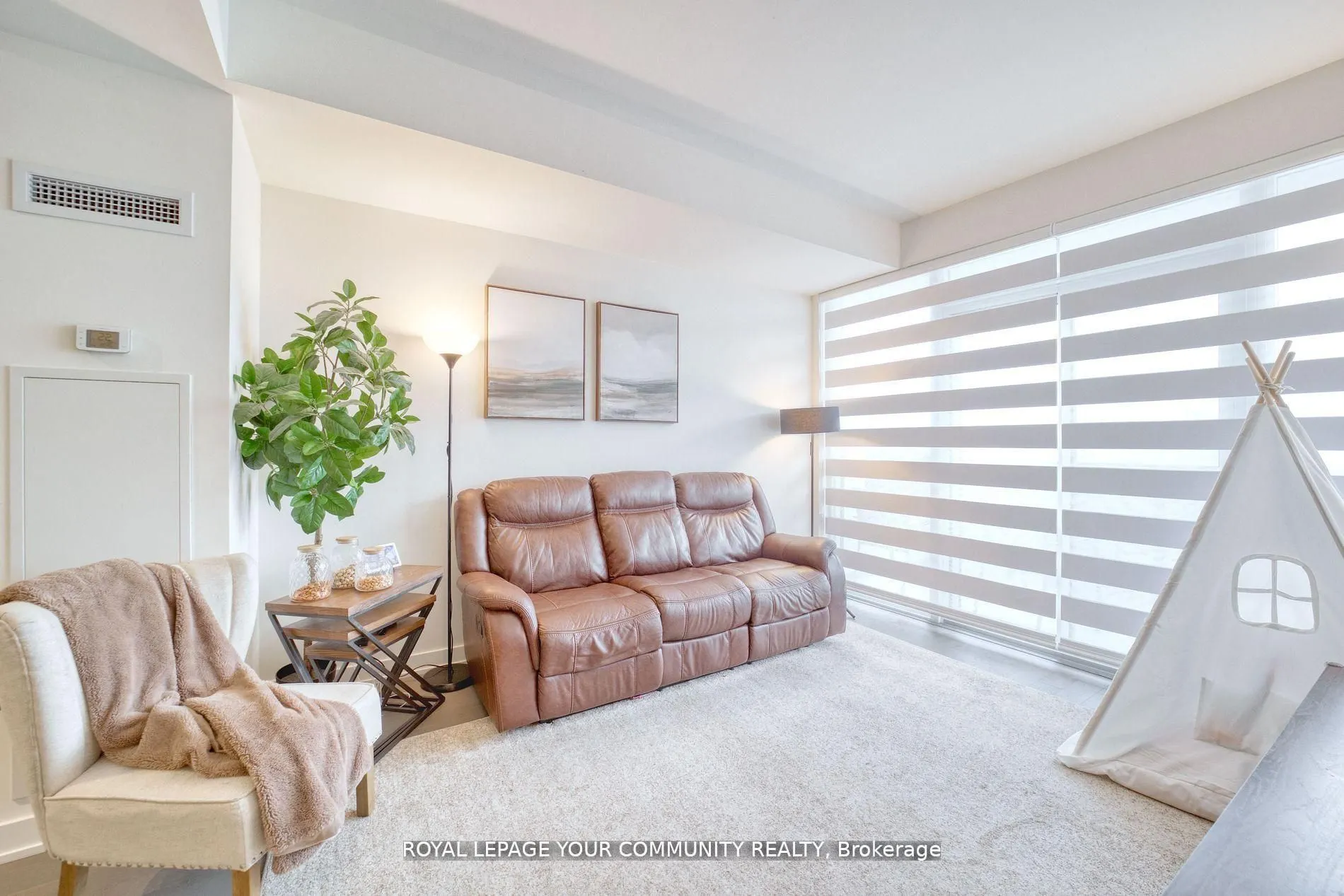 330 Richmond Street W, #1711