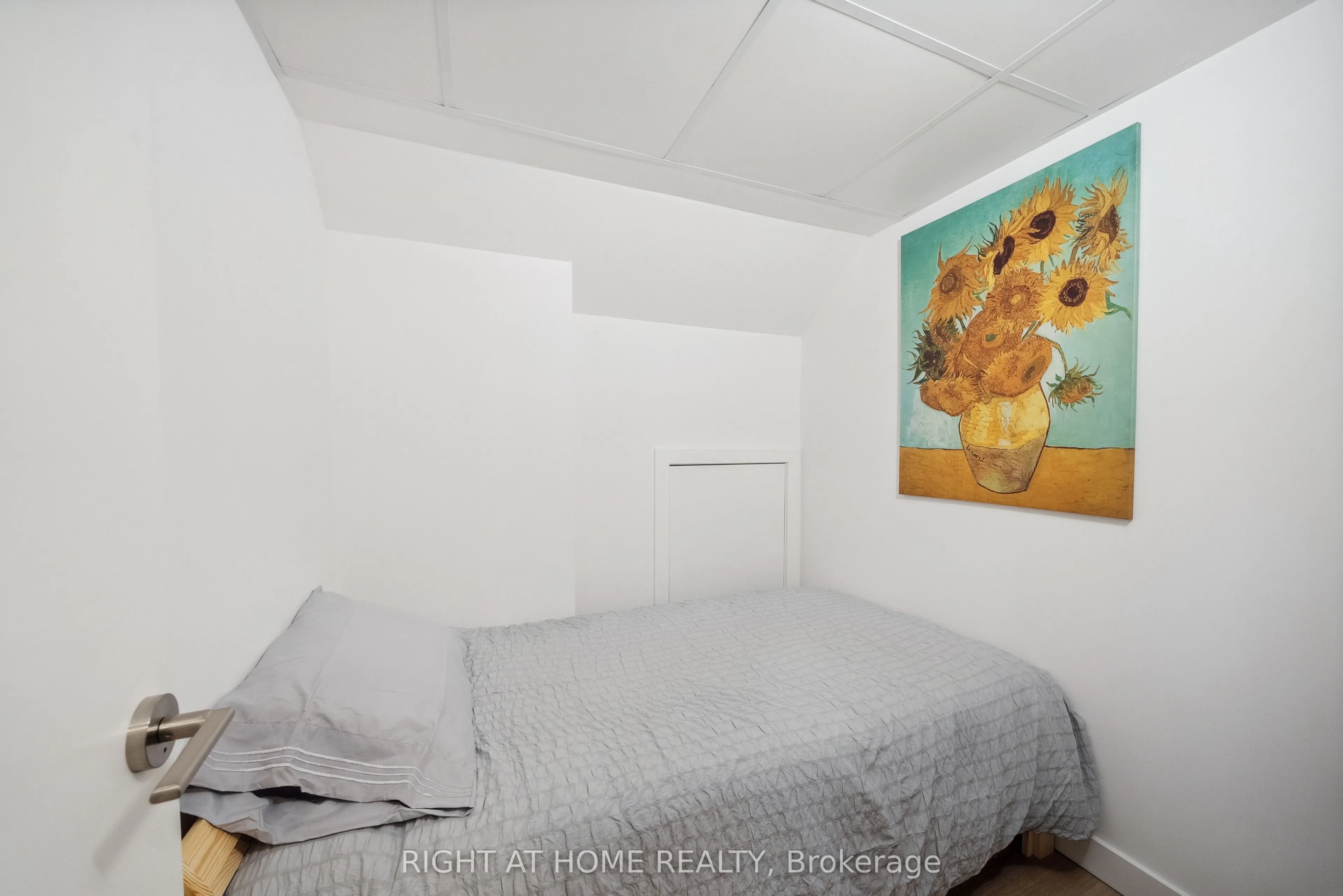 112 Walmer Road, #1