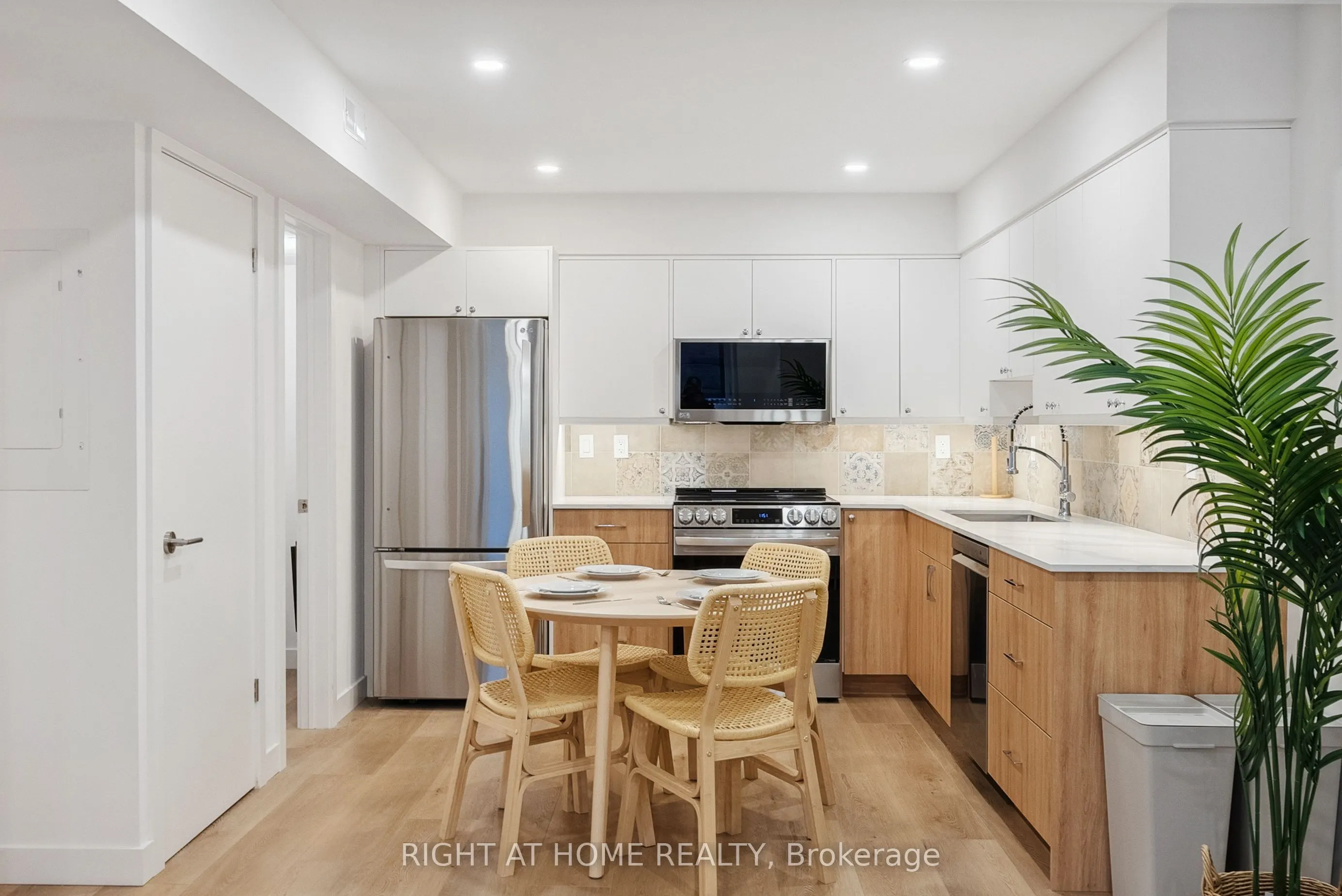 112 Walmer Road, #1