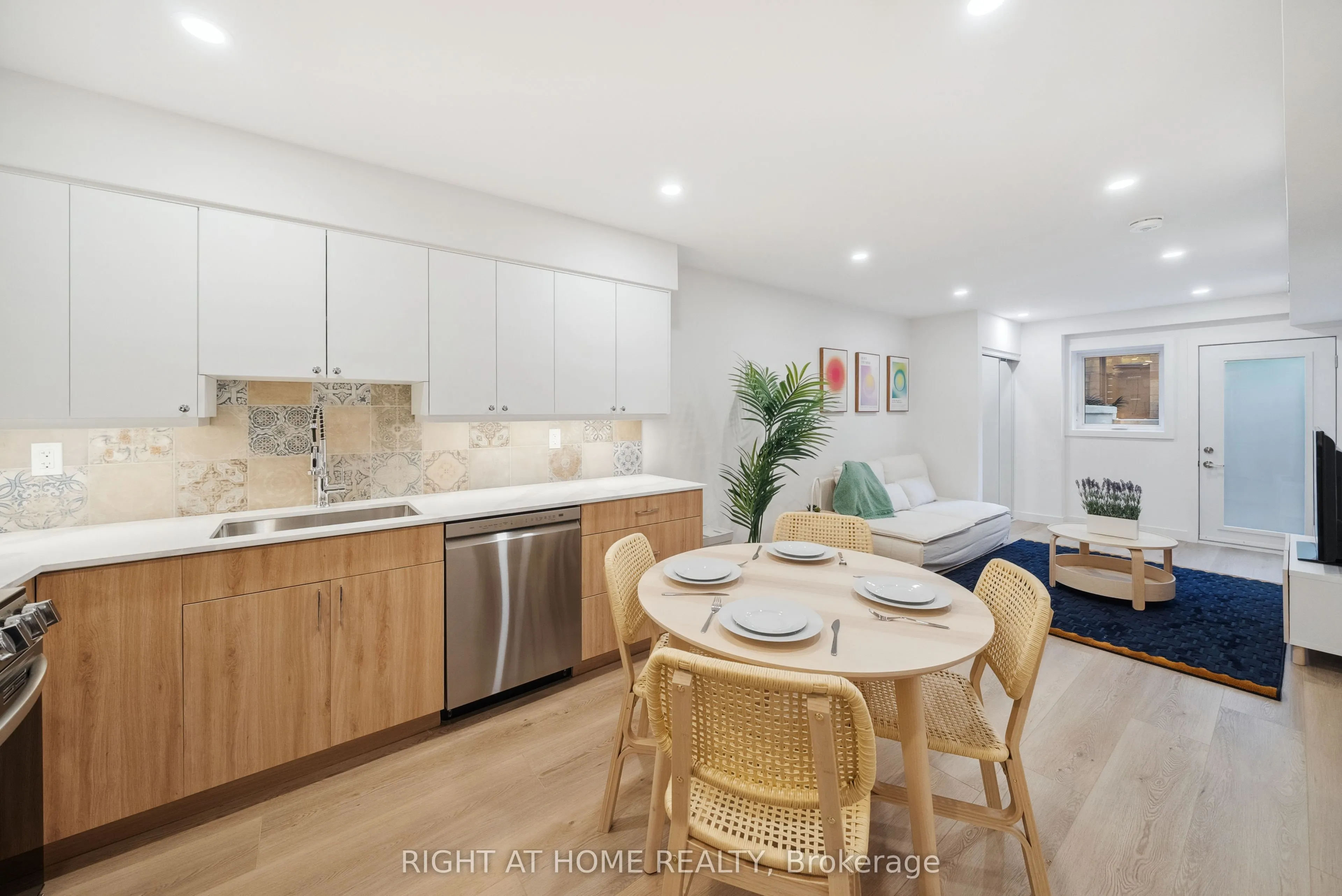 112 Walmer Road, #1