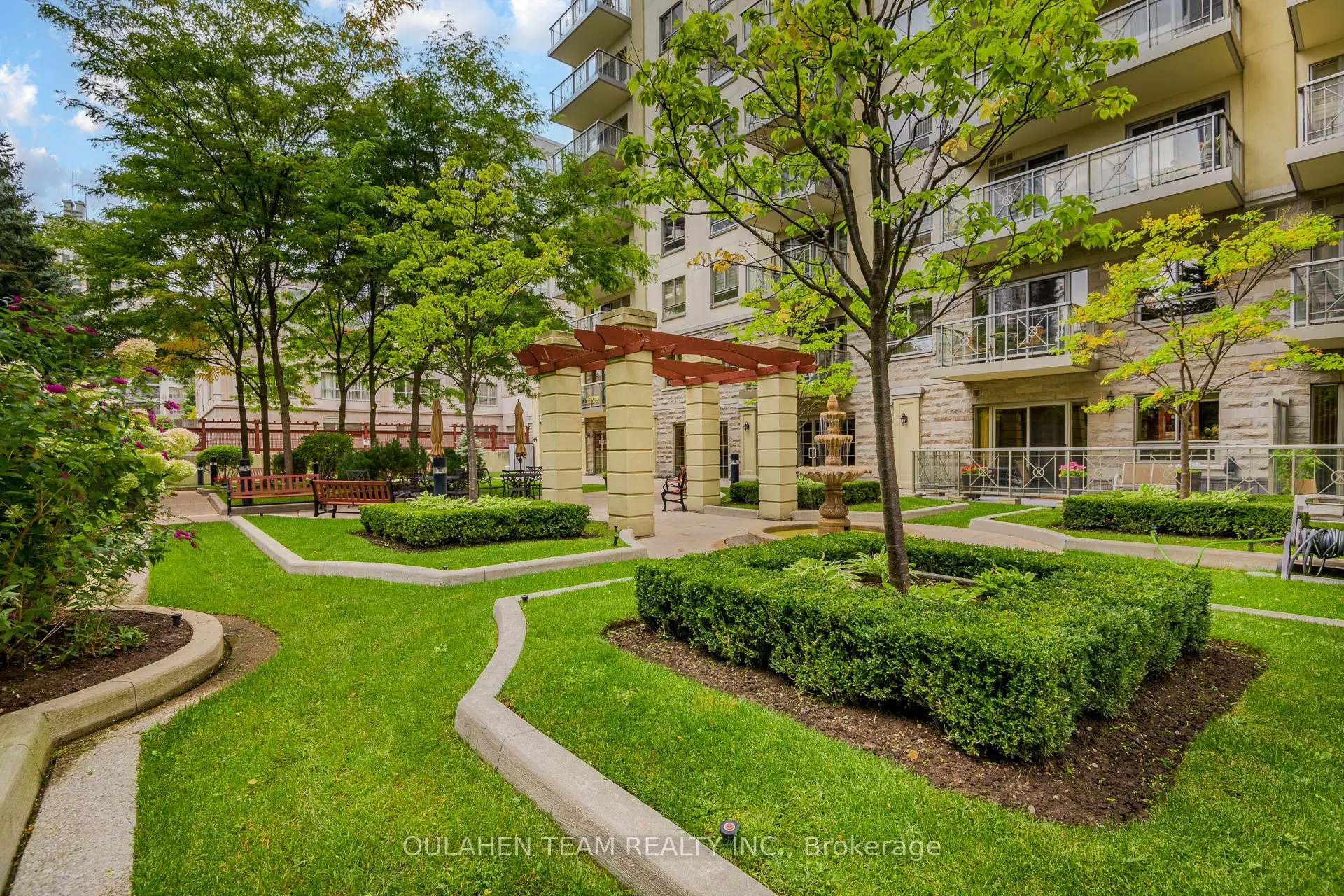 12 Rean Drive, #310