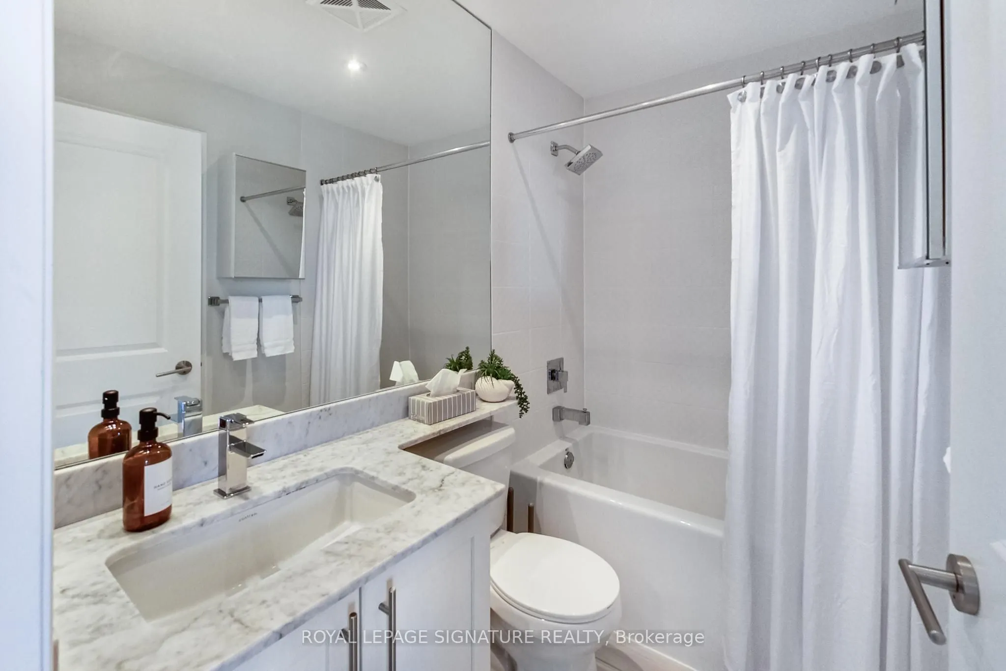 125 Western Battery Road, #2816