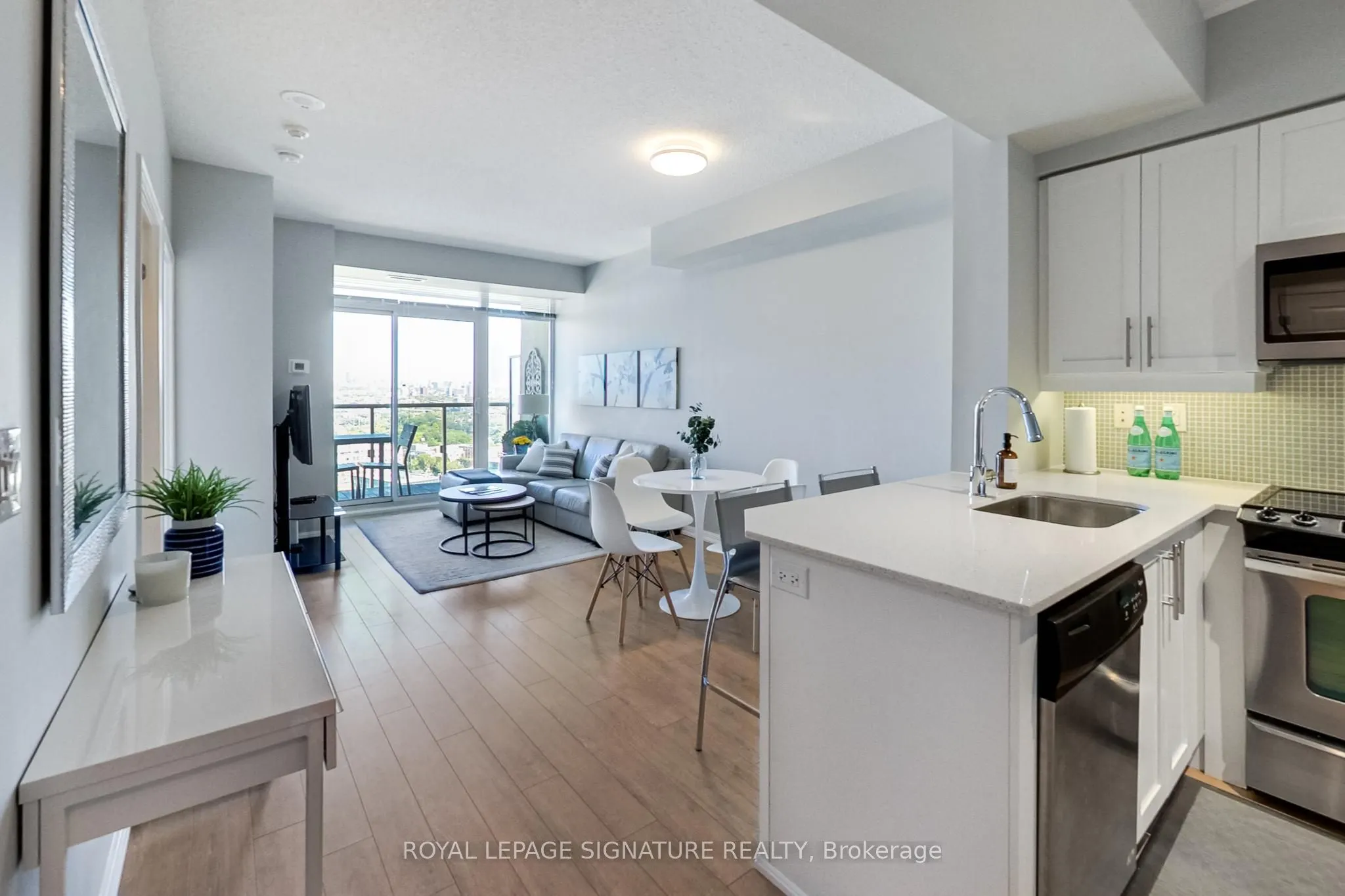 125 Western Battery Road, #2816