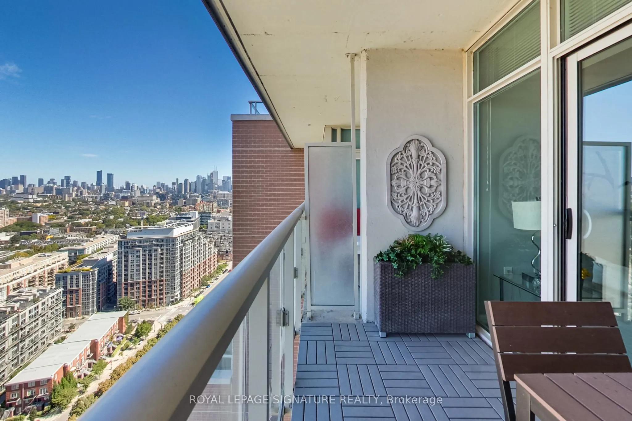 125 Western Battery Road, #2816