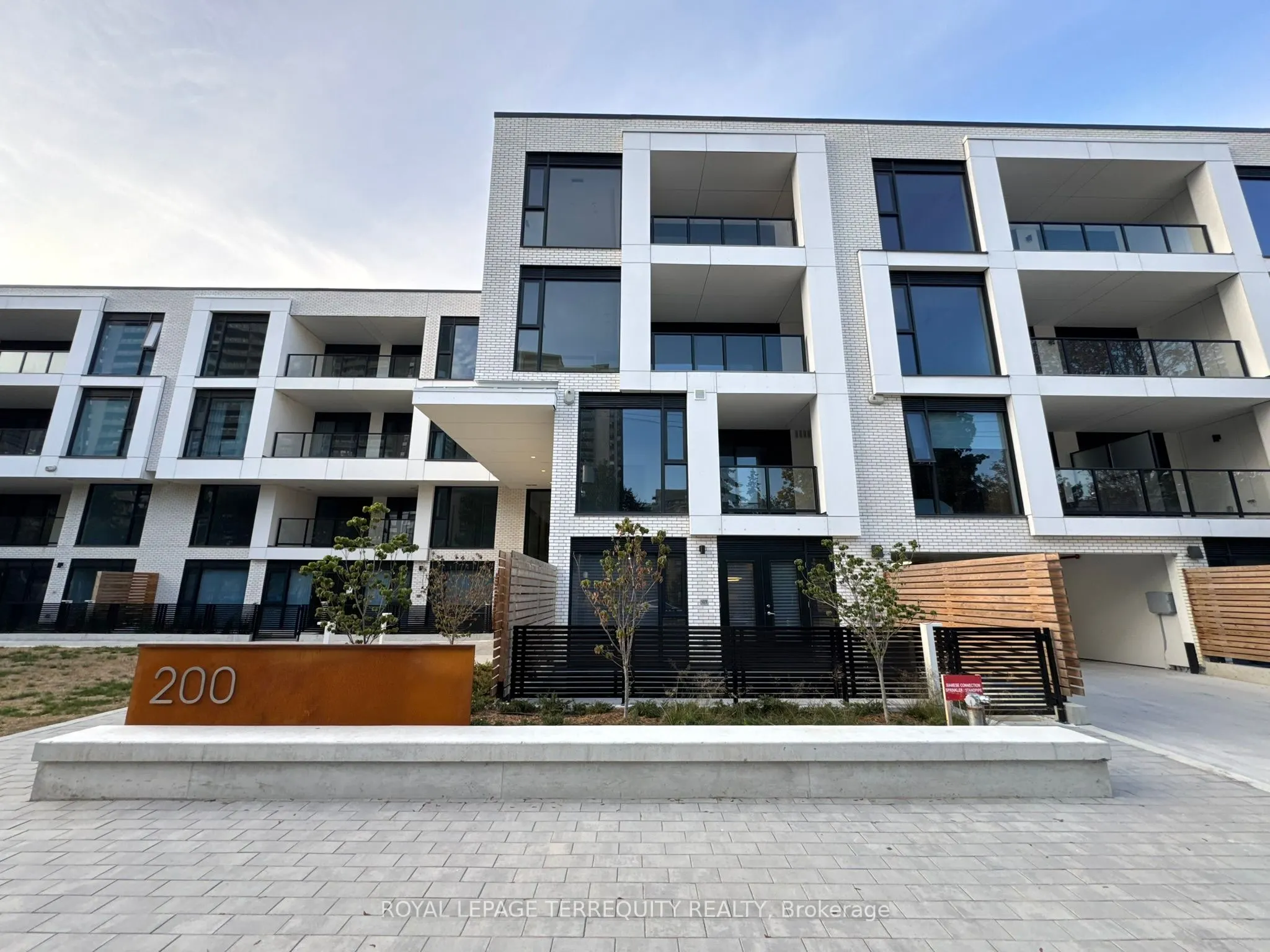 200 Keewatin Avenue, #PH05
