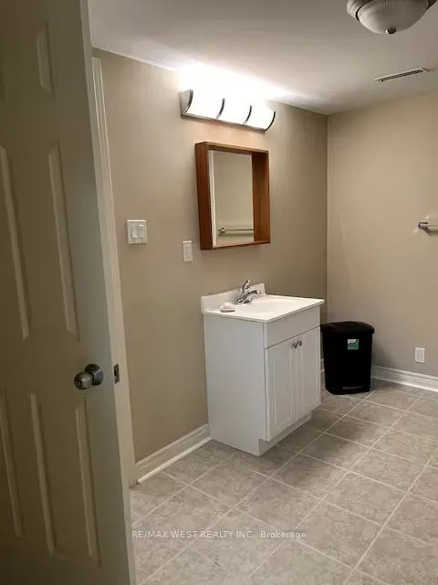 122 Nymark Avenue, #Basement