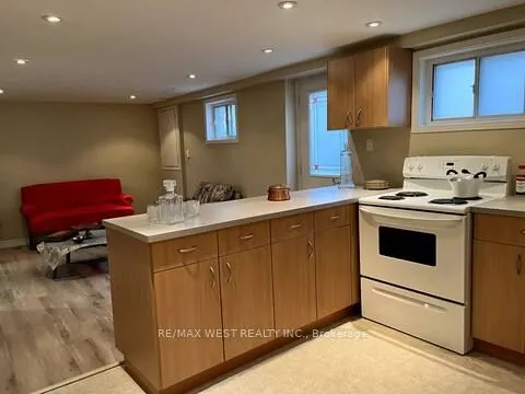 122 Nymark Avenue, #Basement