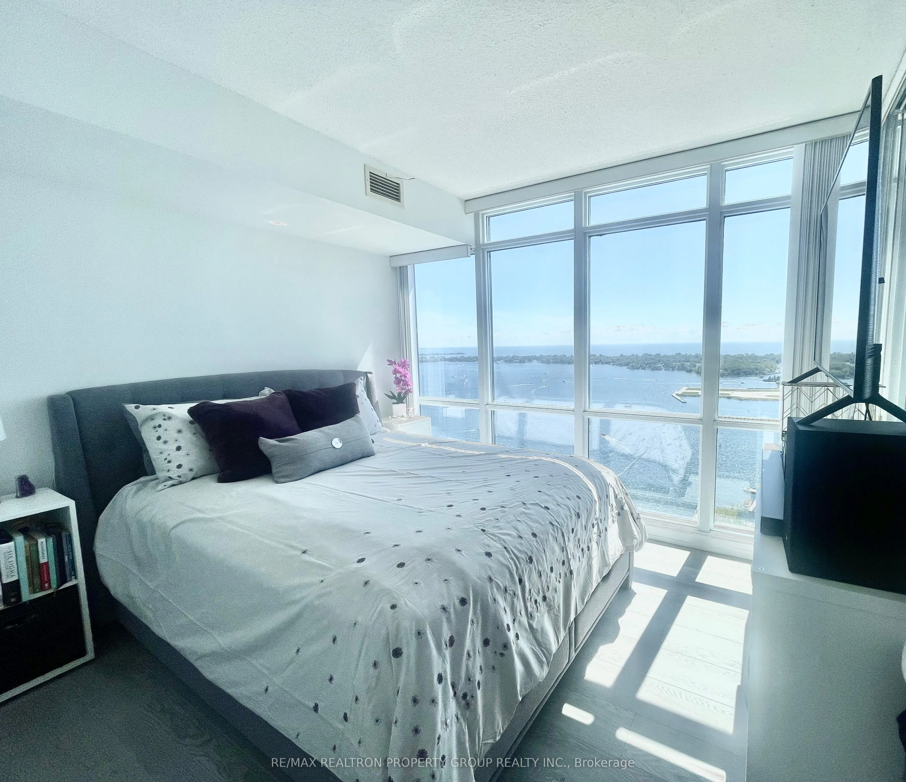 11 Brunel Court, #4515
