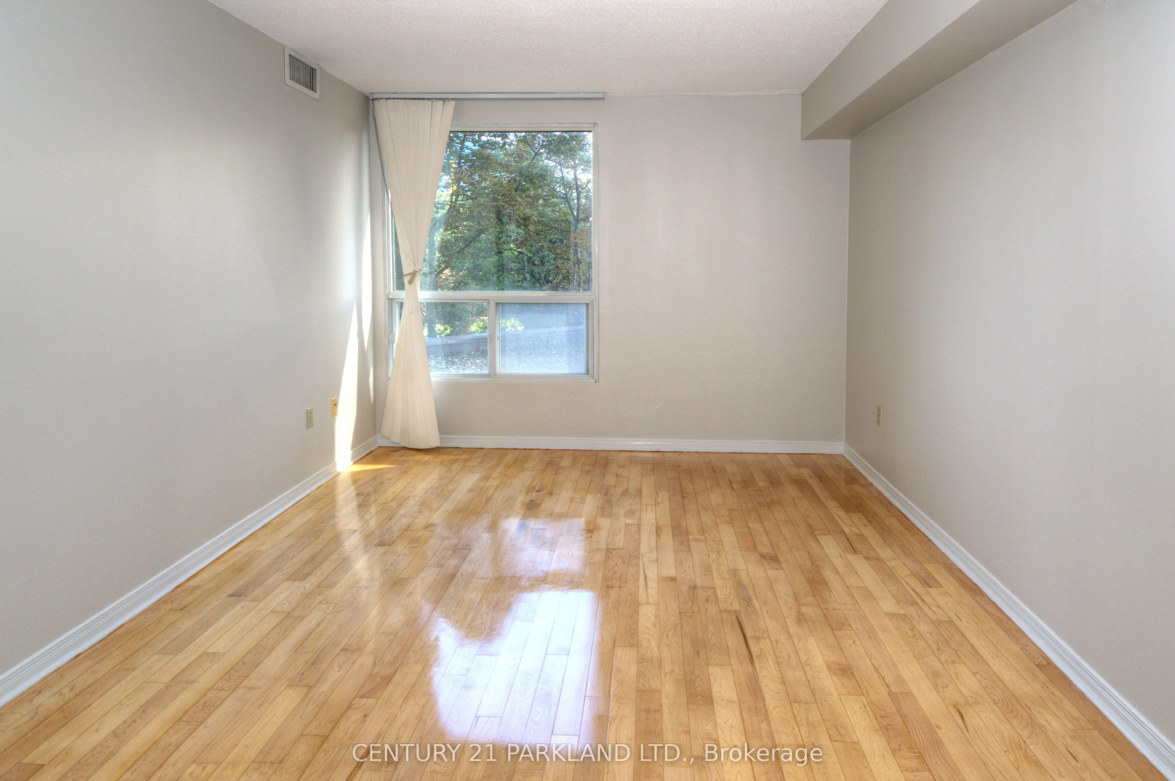 5 Concorde Place, #207