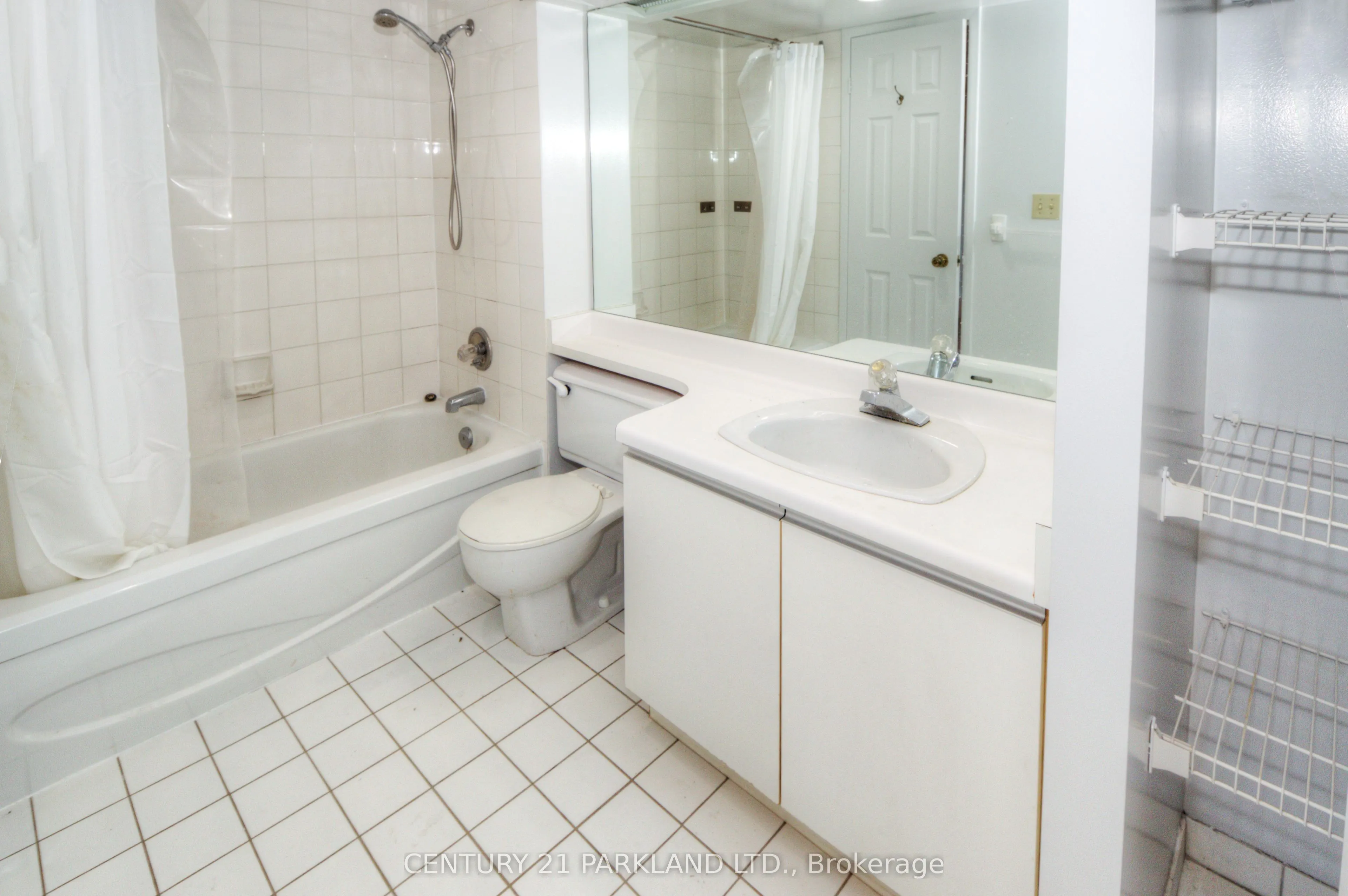 5 Concorde Place, #207