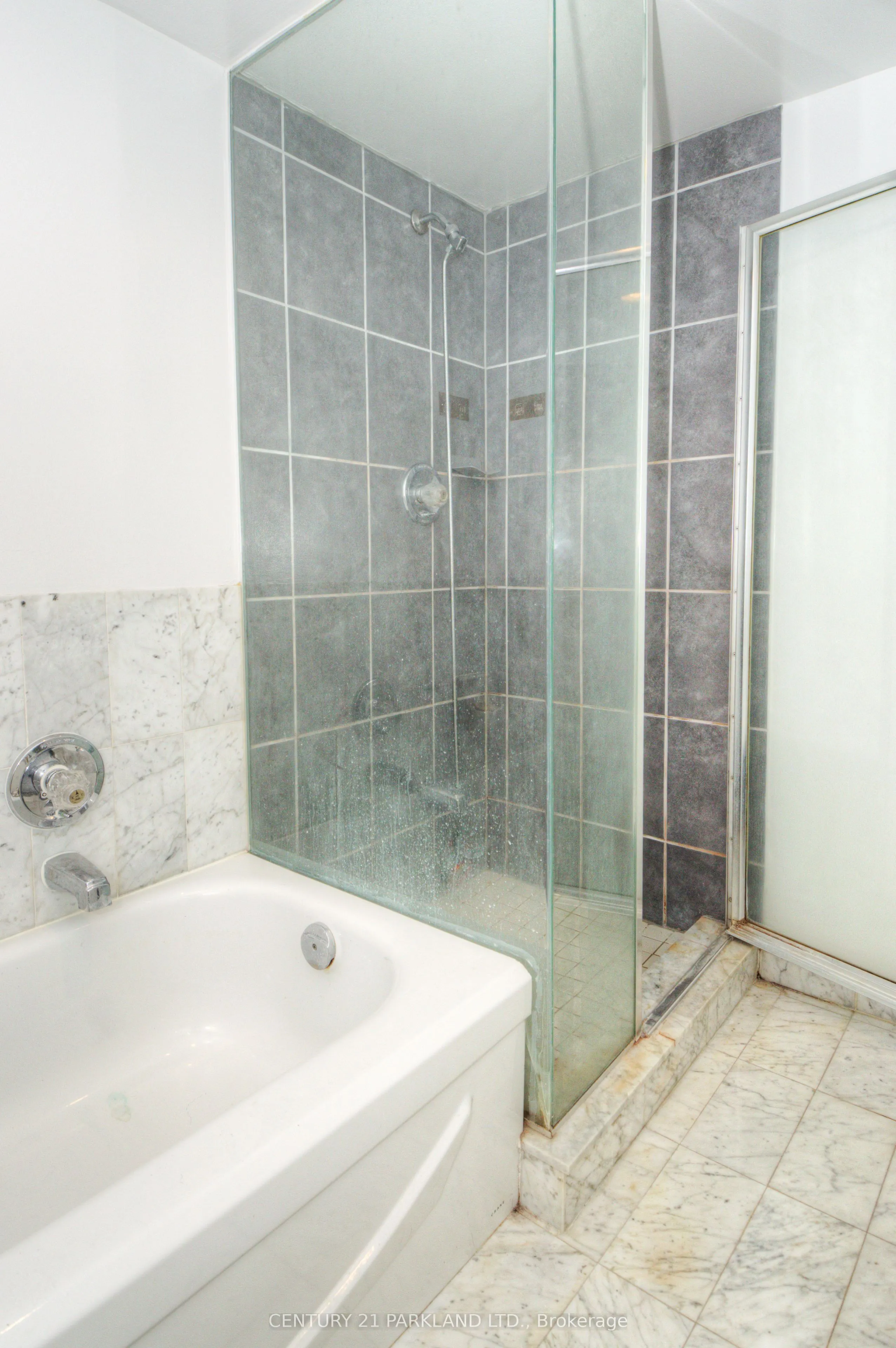 5 Concorde Place, #207