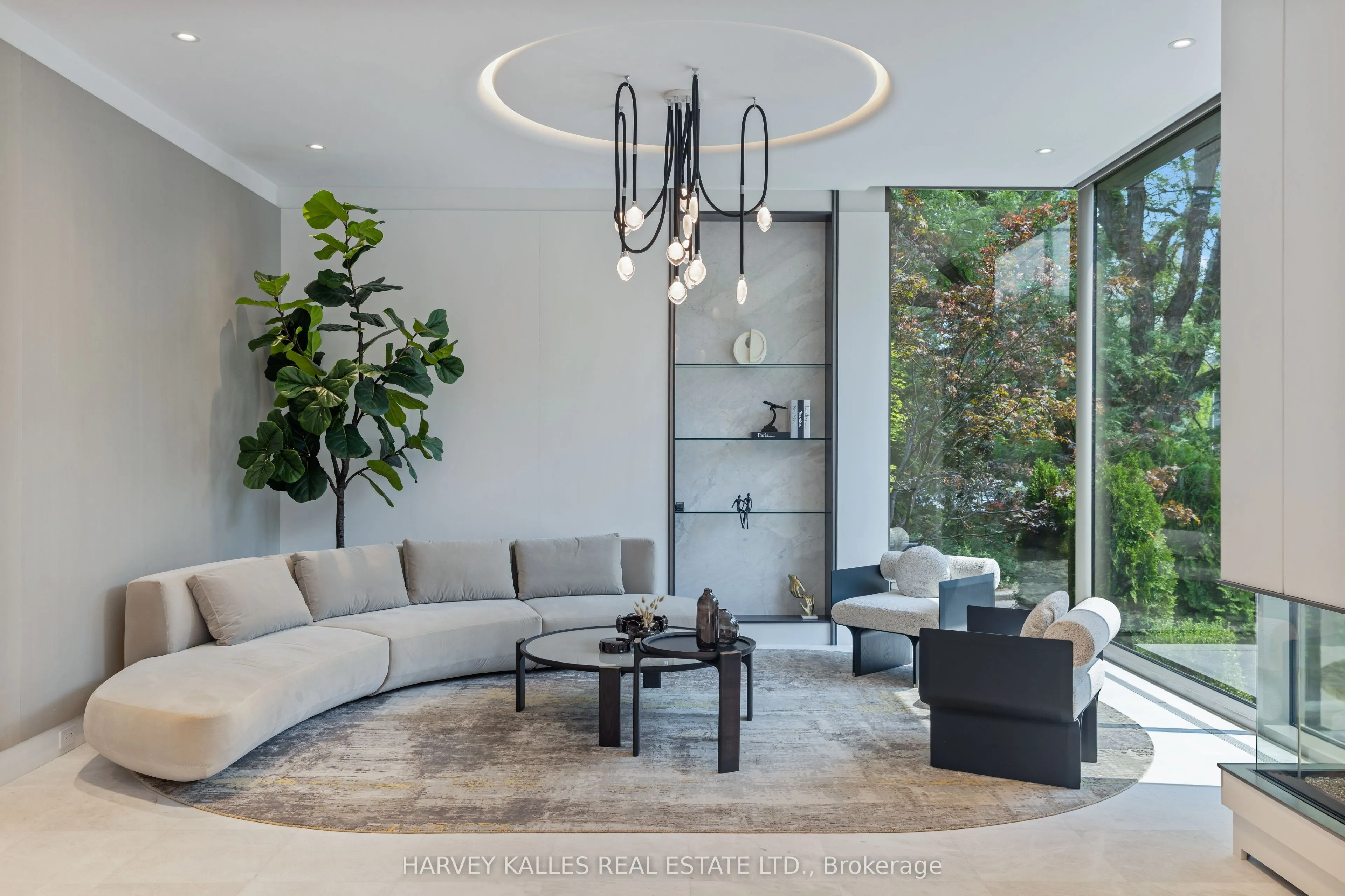 211 Dunvegan Road