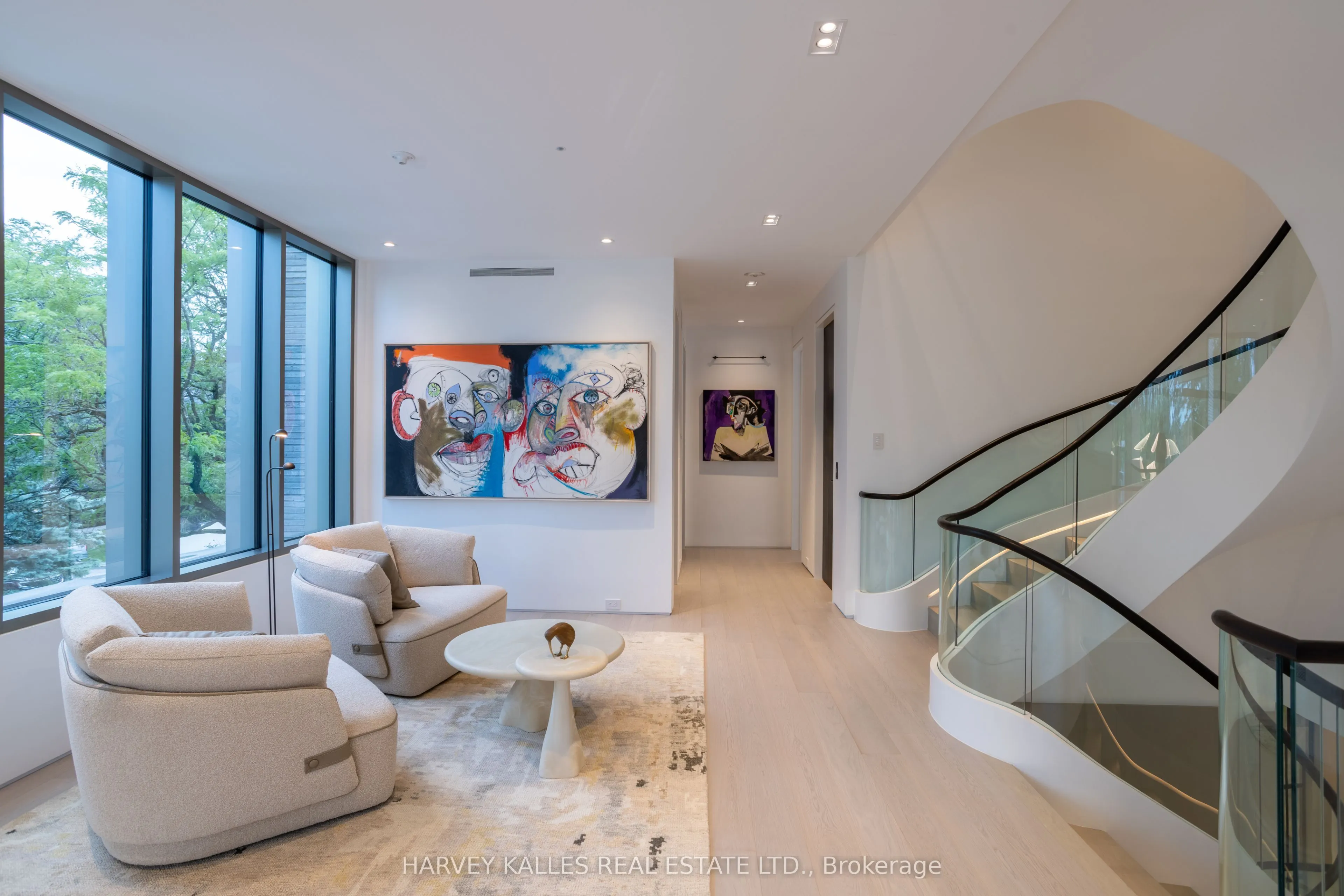 211 Dunvegan Road