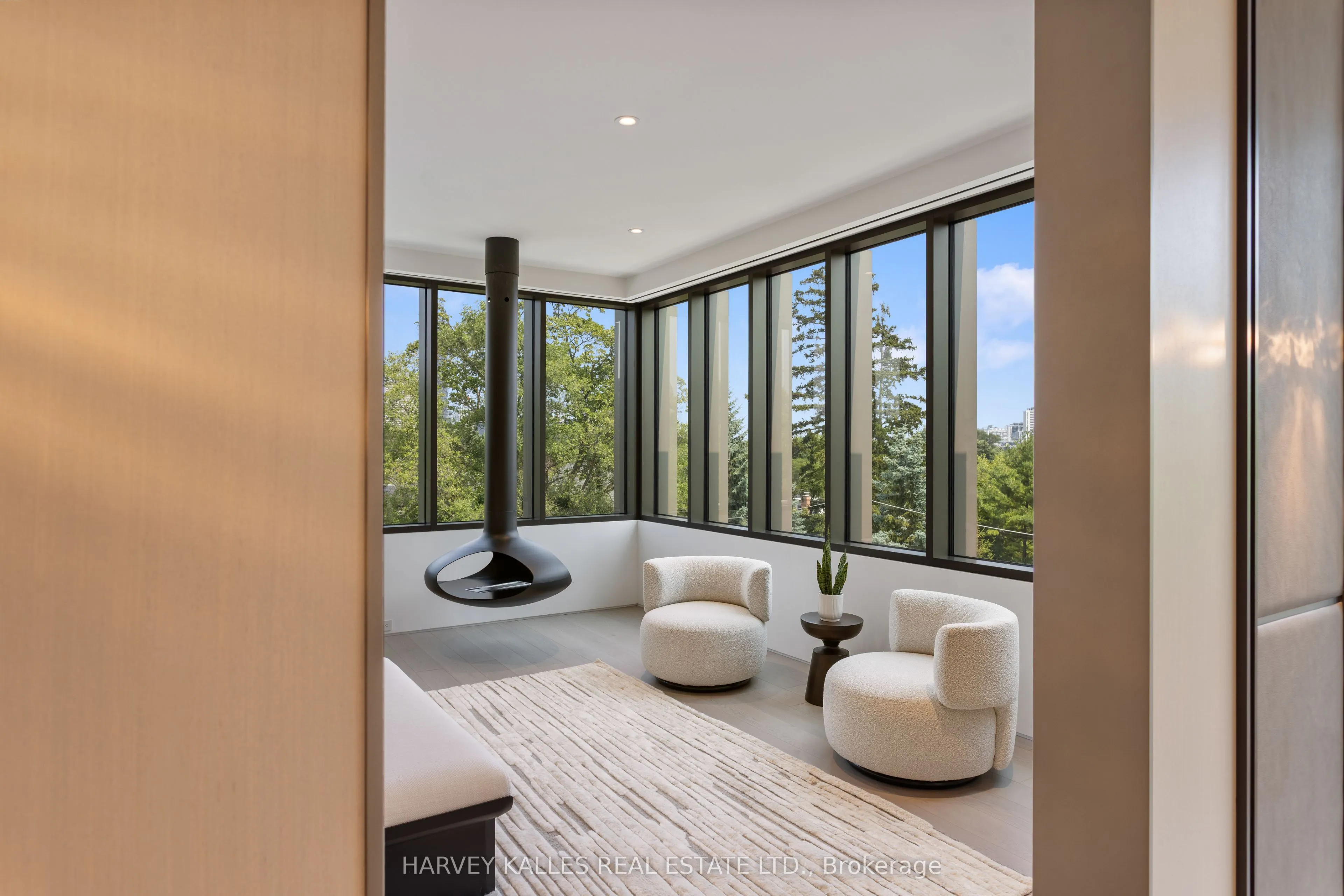 211 Dunvegan Road
