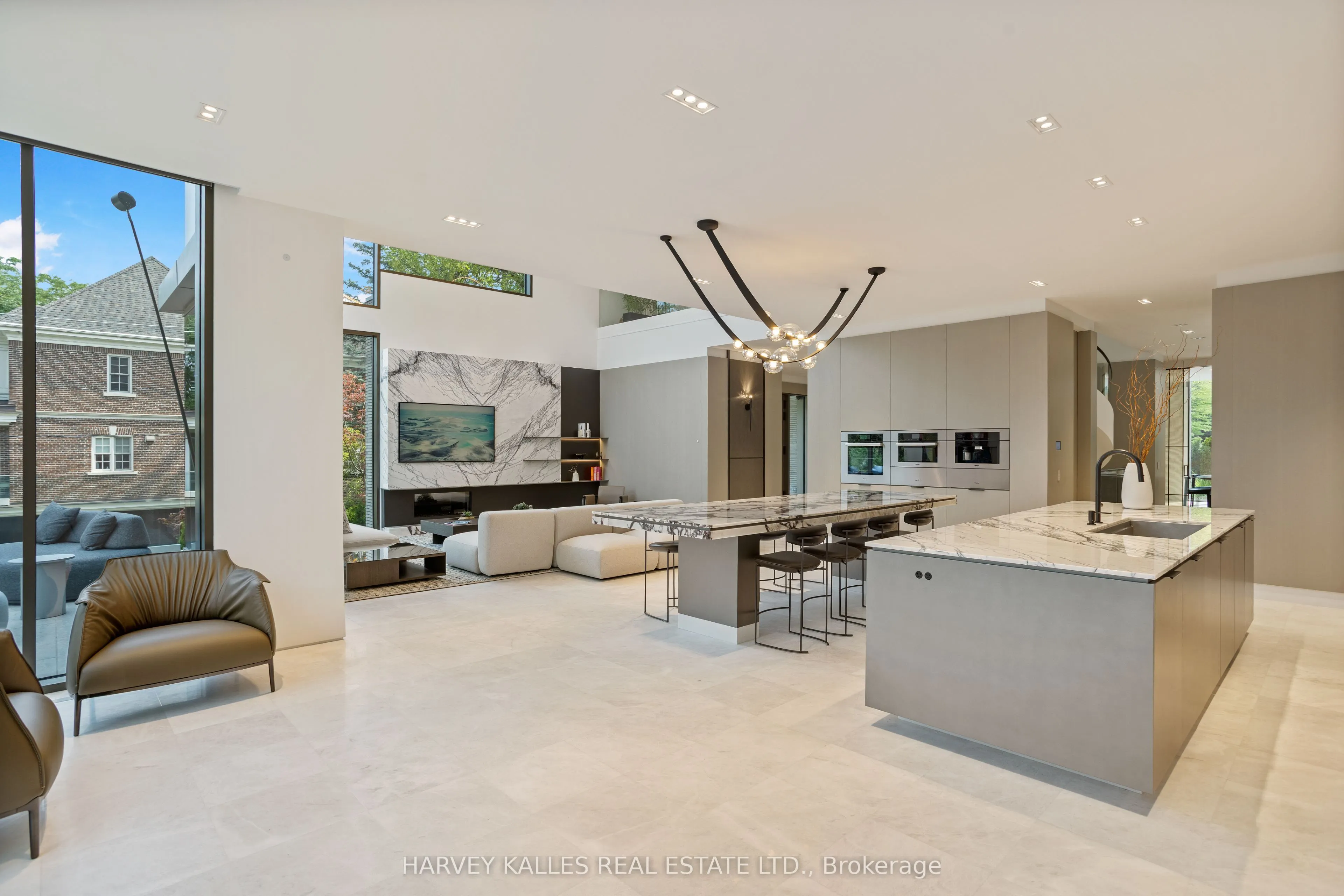 211 Dunvegan Road