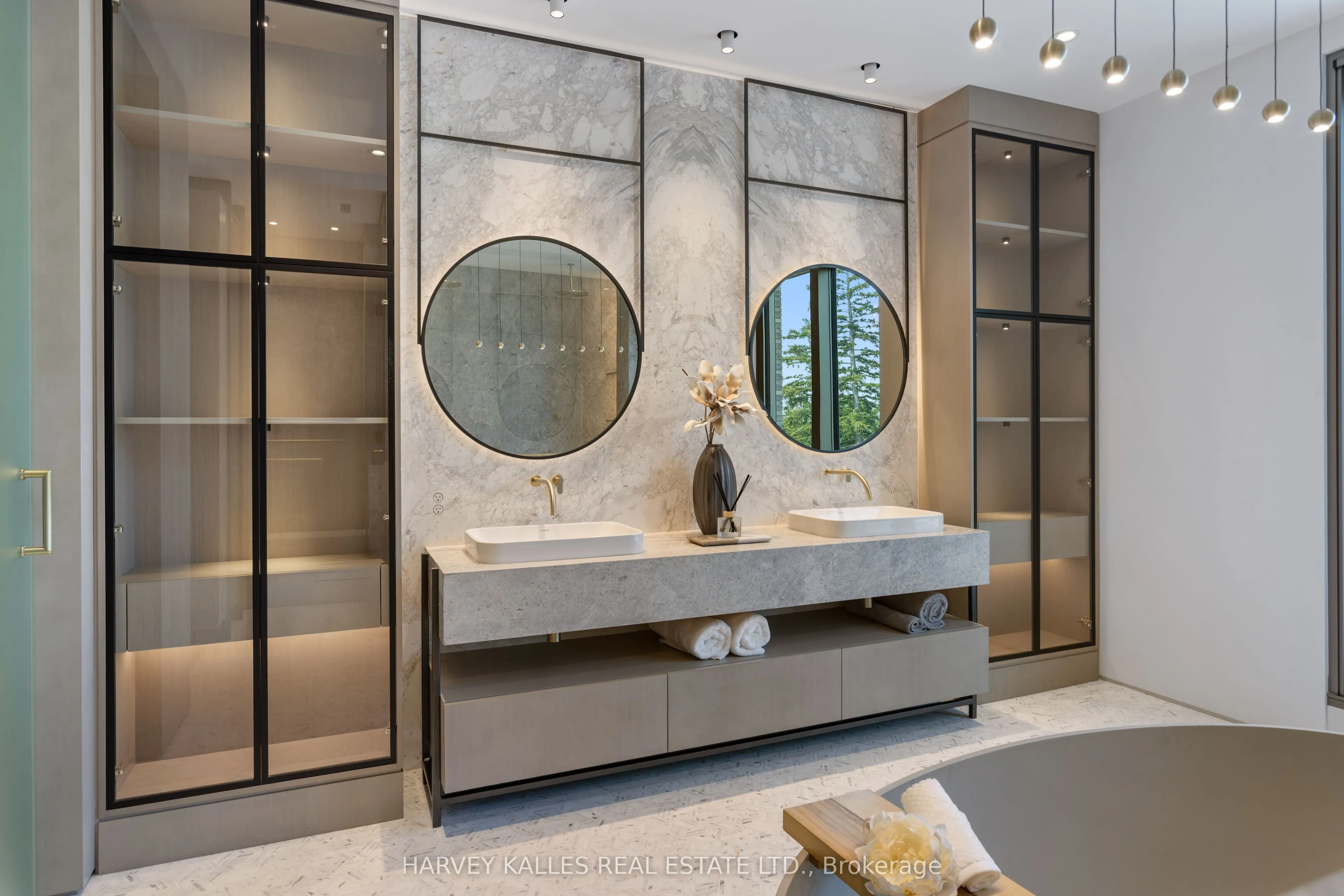 211 Dunvegan Road