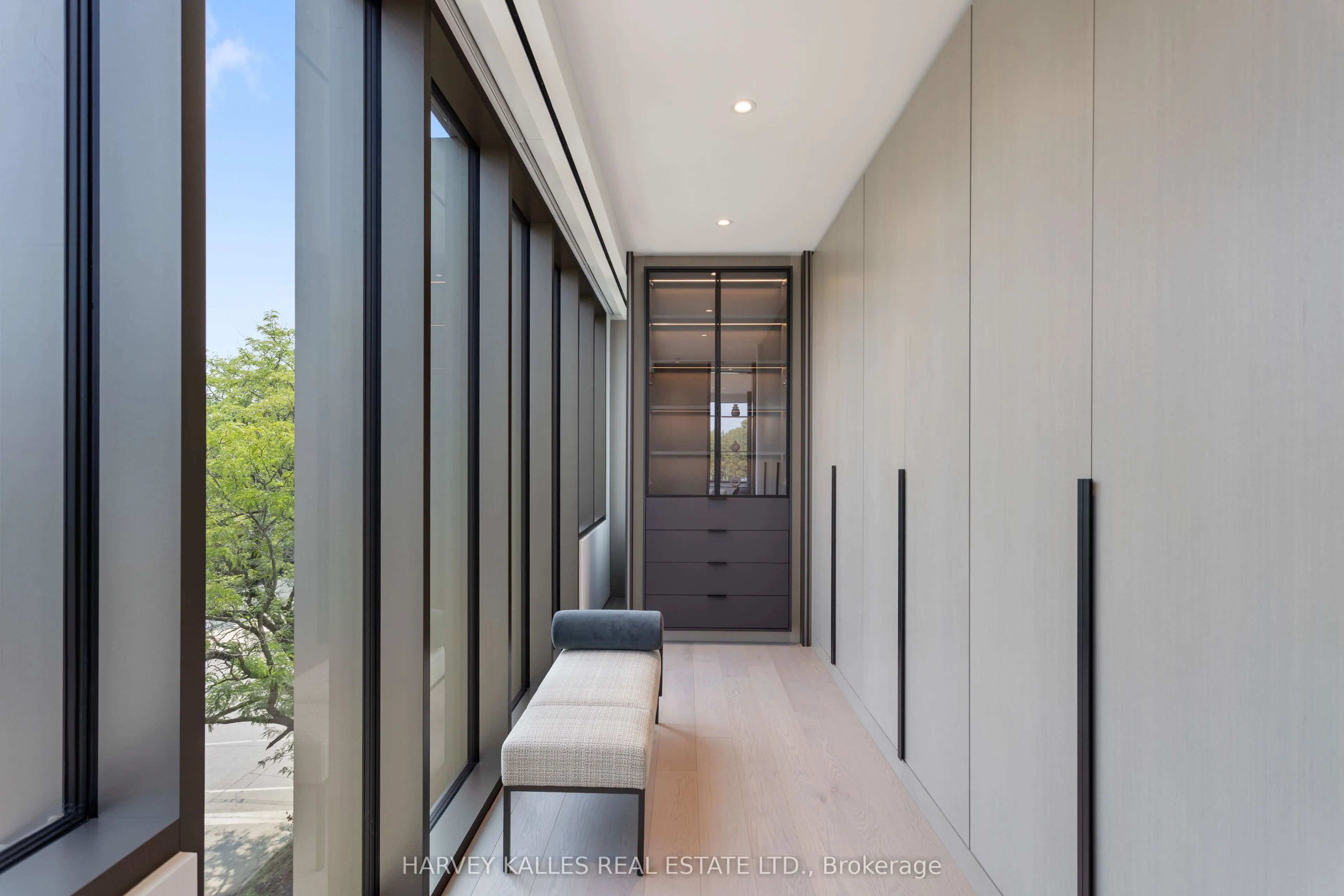 211 Dunvegan Road