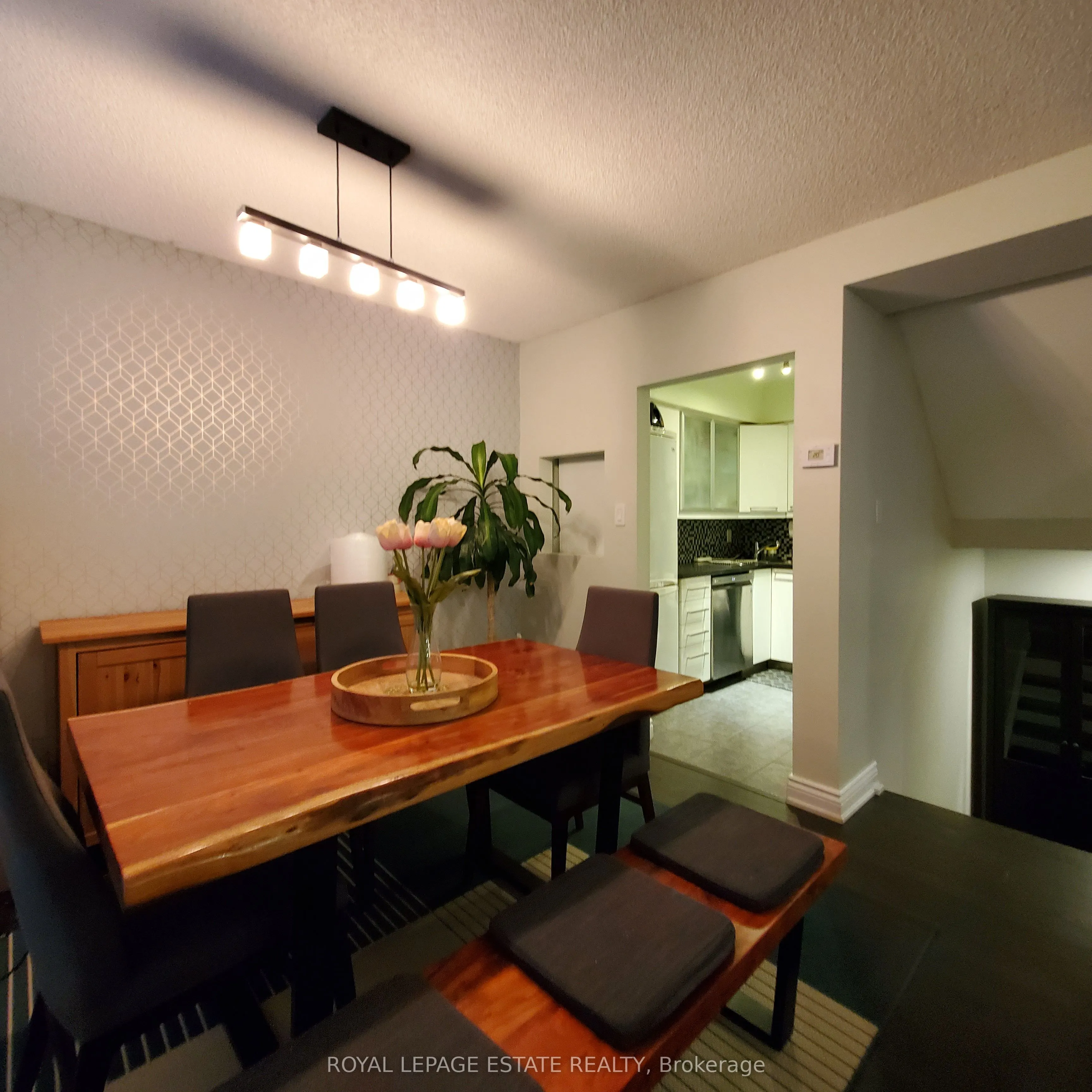 73 Upper Canada Drive, #Th1