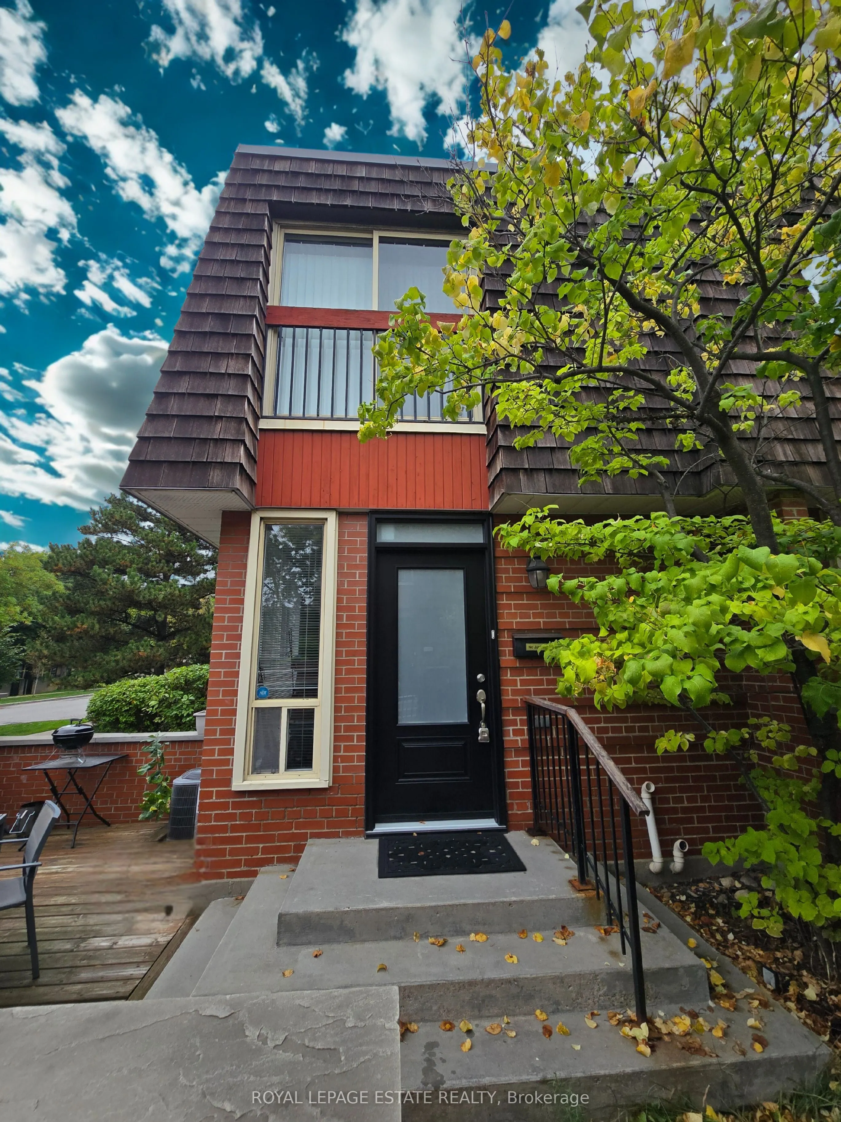 73 Upper Canada Drive, #Th1