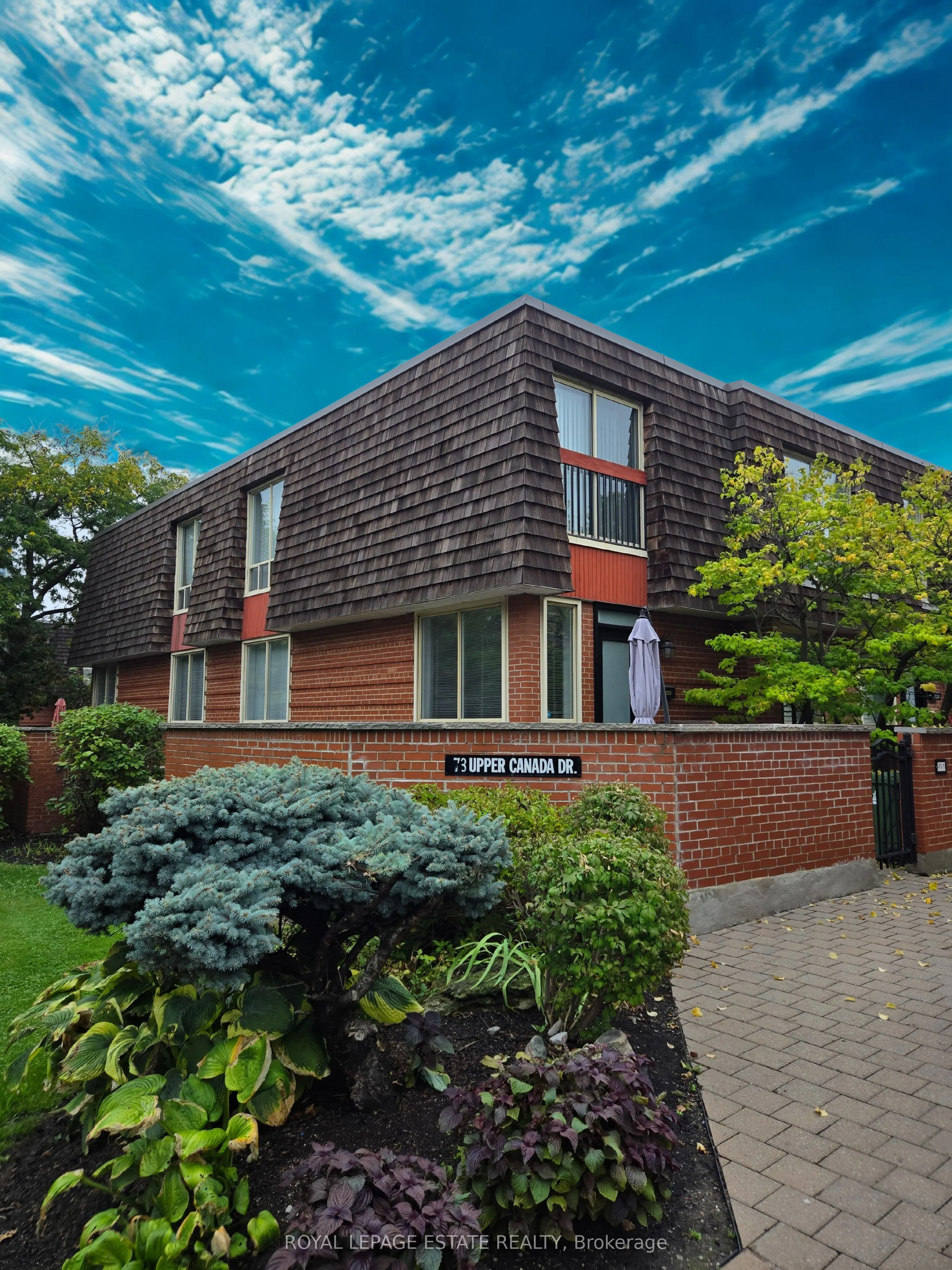 73 Upper Canada Drive, #Th1